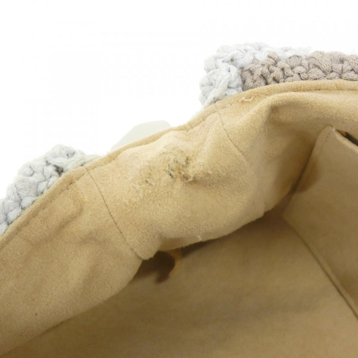 Chanel Beige Knit Shoulder Bag (Pre-Owned)