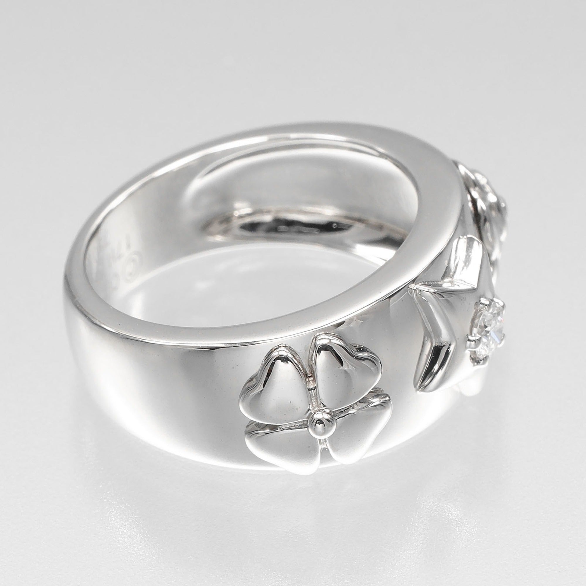 Chanel White Gold (18K) Band Ring (Pre-Owned)