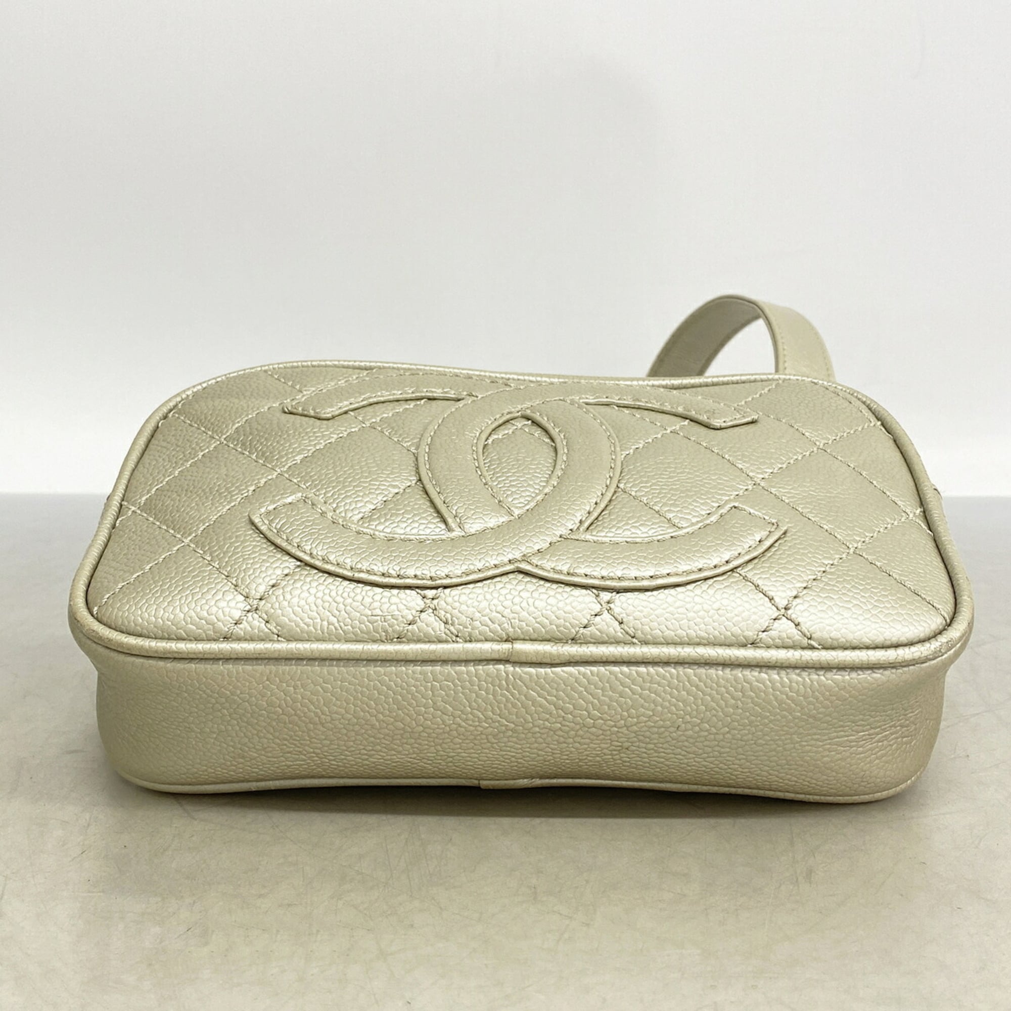 Chanel Metallic Gray Grained Calfskin Shoulder Bag (Pre-Owned)