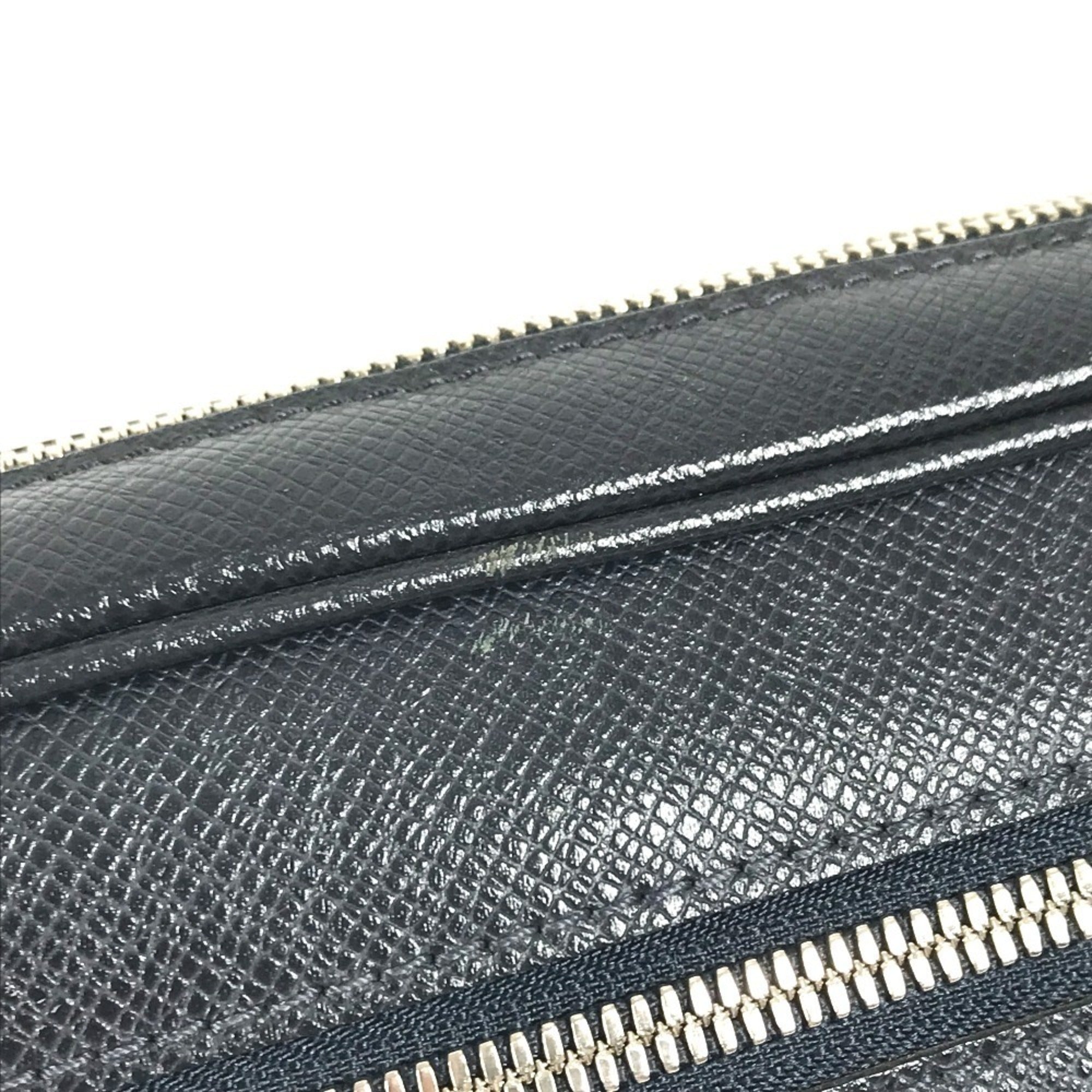 Louis Vuitton Navy Navy Blue Taiga Leather Clutch Bag Pochette Pouch (Pre-Owned)