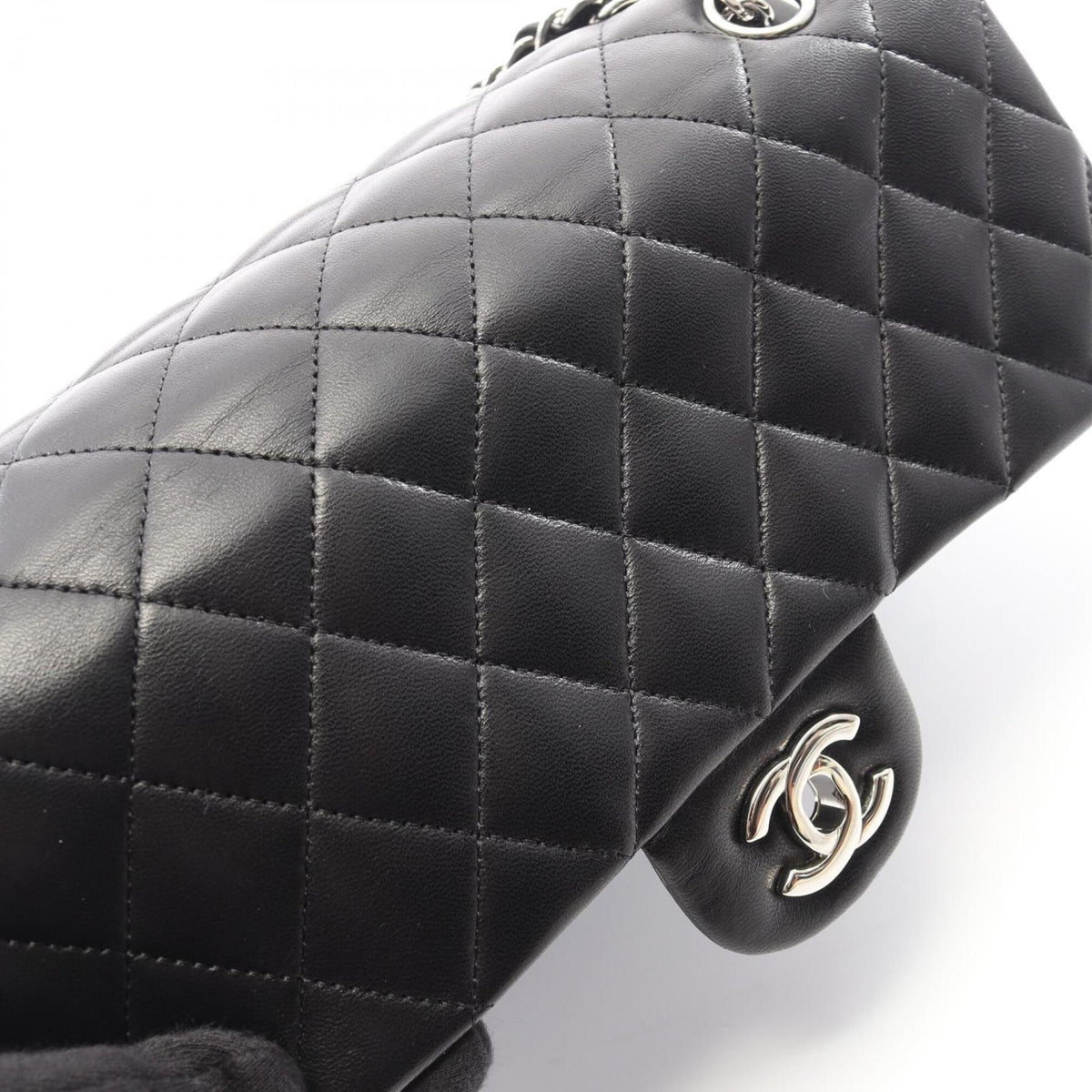 Chanel Black Leather Handbag Shoulder Bag (Pre-Owned)
