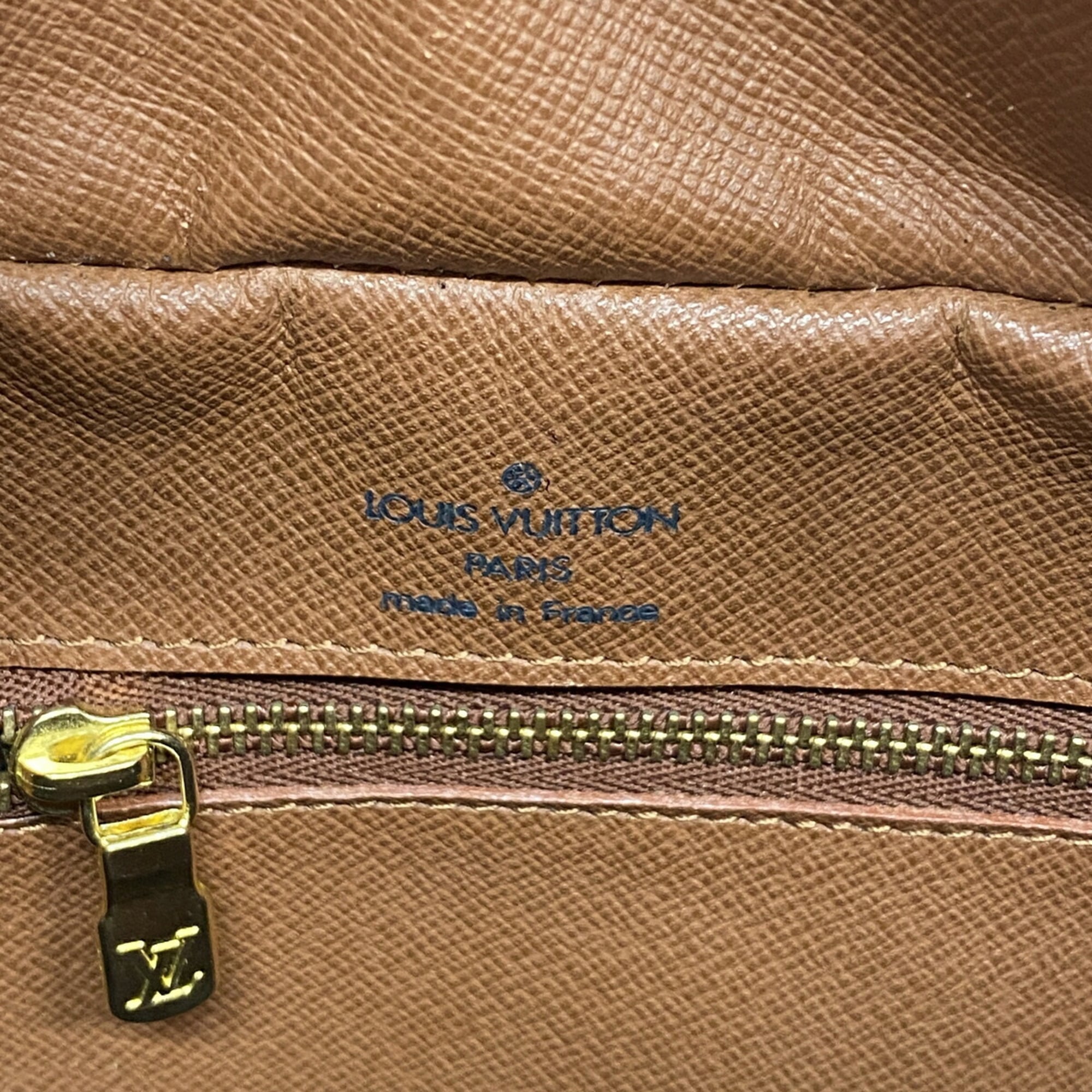 Louis Vuitton Brown Shoulder Bag (Pre-Owned)