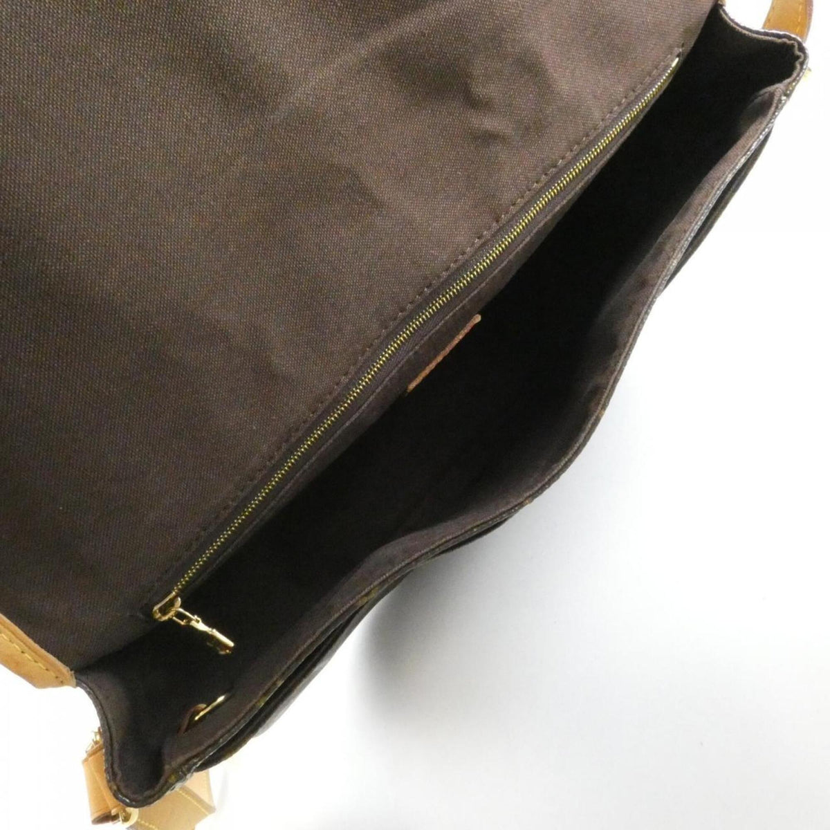 Louis Vuitton Marron Coated Canvas Shoulder Bag (Pre-Owned)
