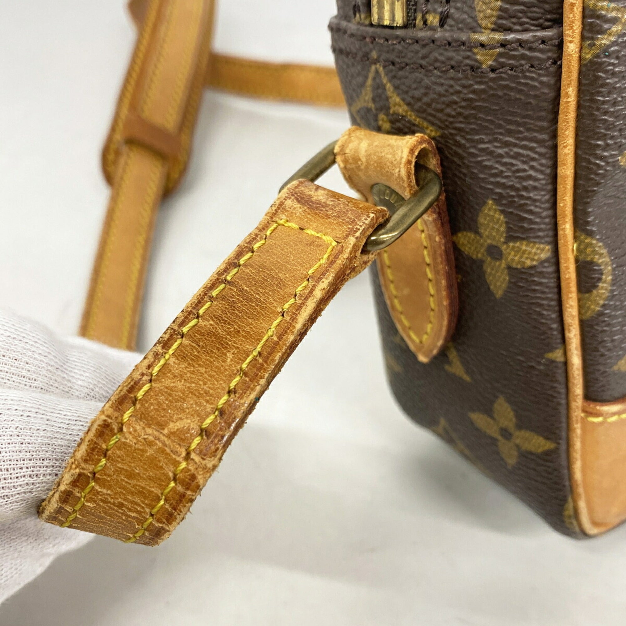 Louis Vuitton Brown Shoulder Bag (Pre-Owned)