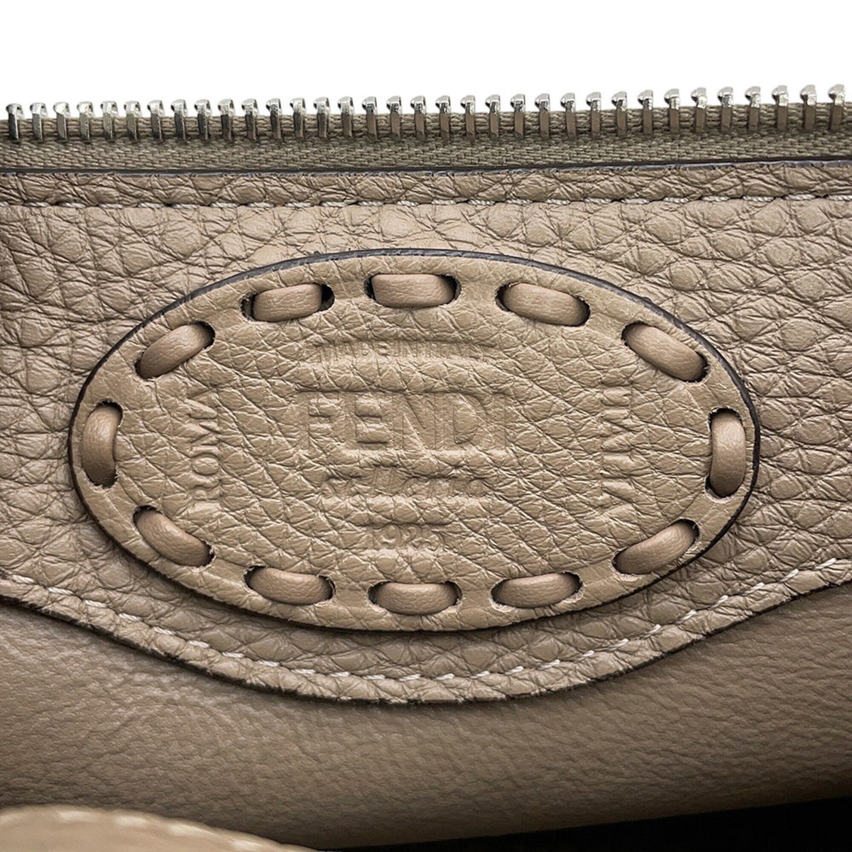 Fendi Selleria Gray Leather Handbag (Pre-Owned)