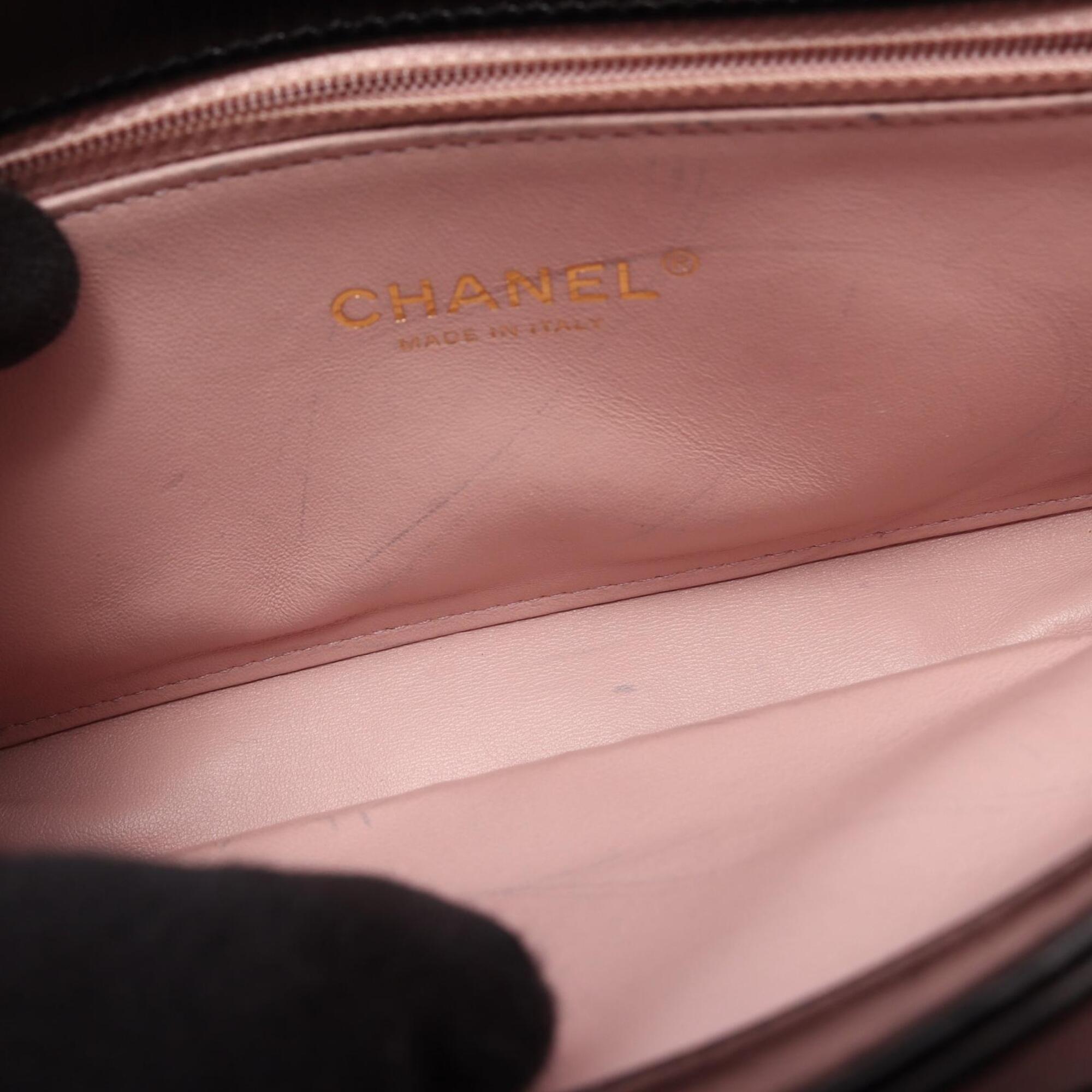 Chanel Black Leather Handbag Shoulder Bag (Pre-Owned)