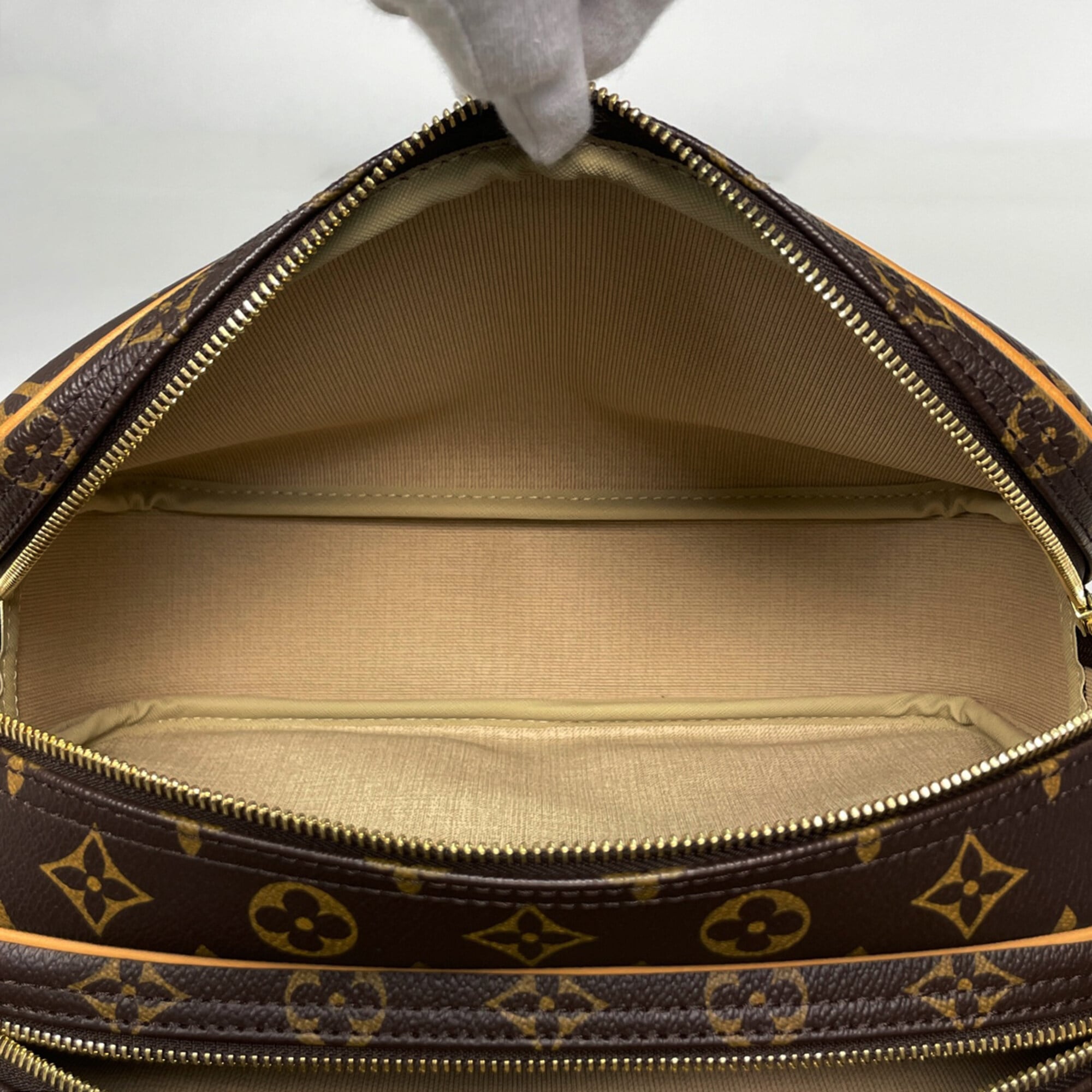 Louis Vuitton Brown Monogram Shoulder Bag (Pre-Owned)