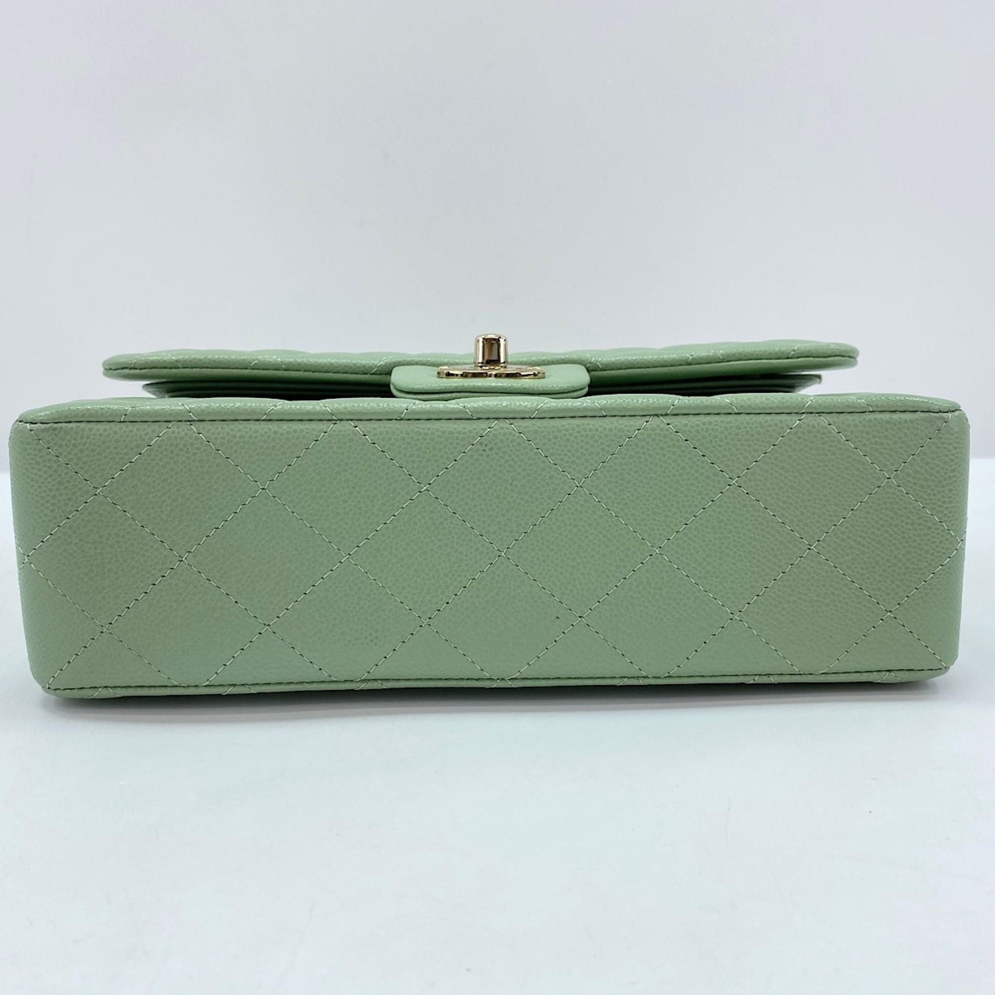Chanel Matelasse Green Shoulder Bag (Pre-Owned)