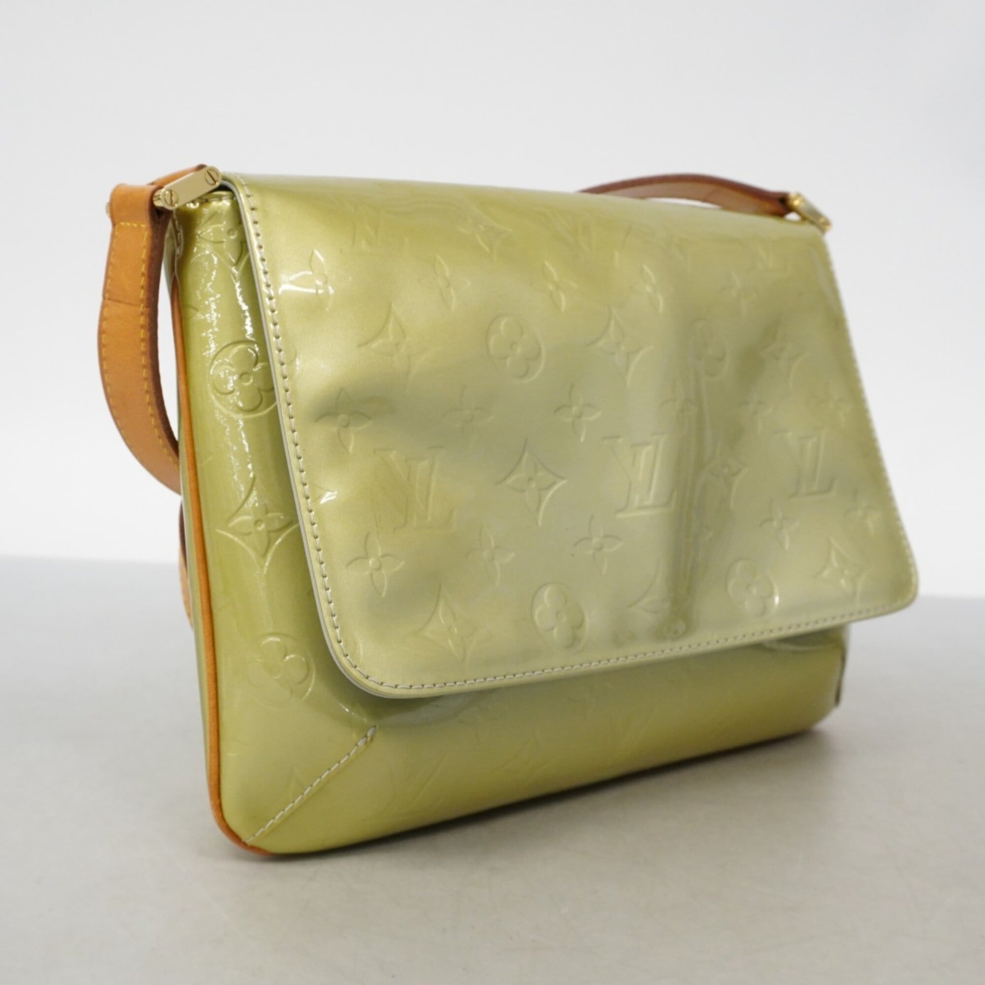 Louis Vuitton Gris Shoulder Bag (Pre-Owned)