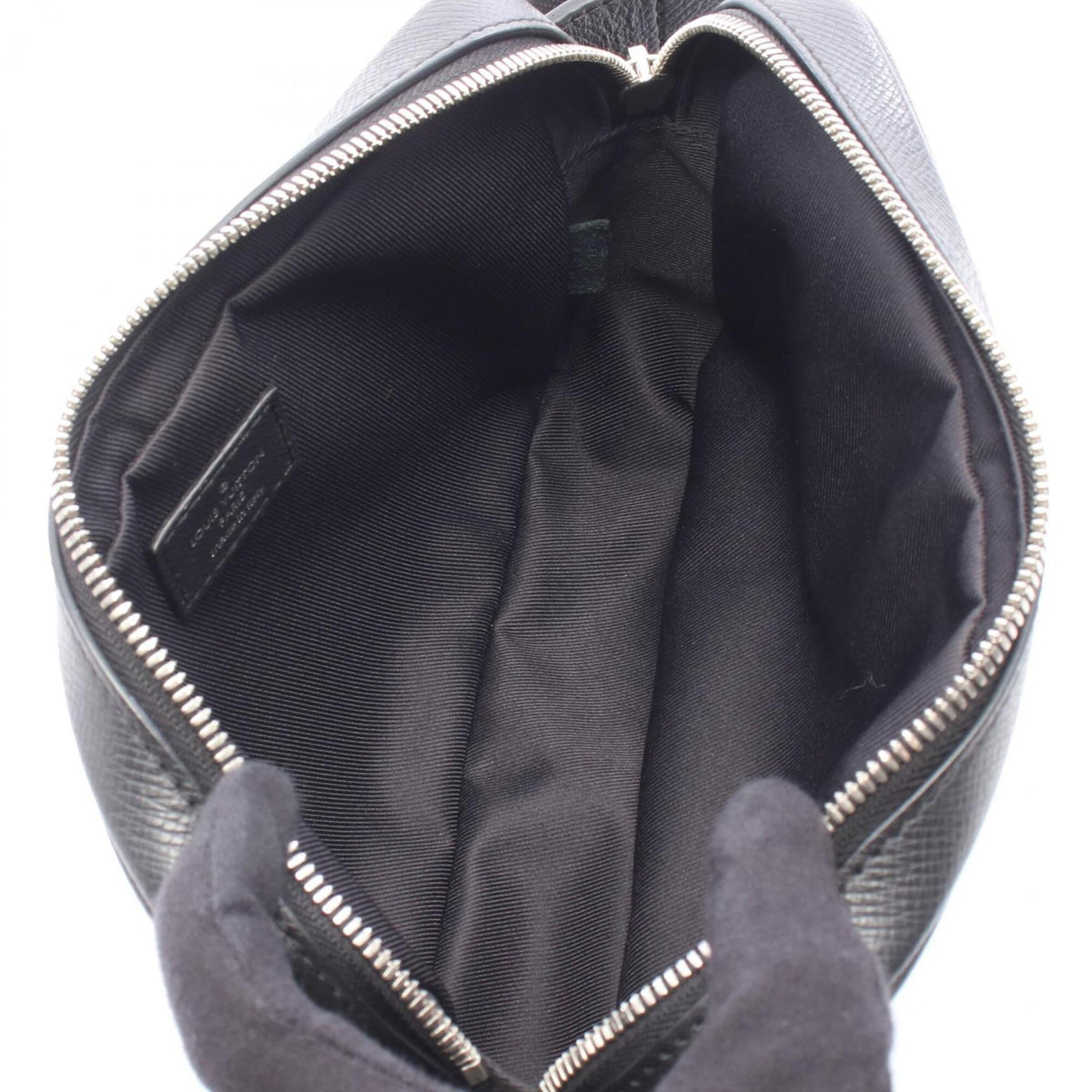 Louis Vuitton Black Noir Taigarama Leather Fanny Pack (Pre-Owned)