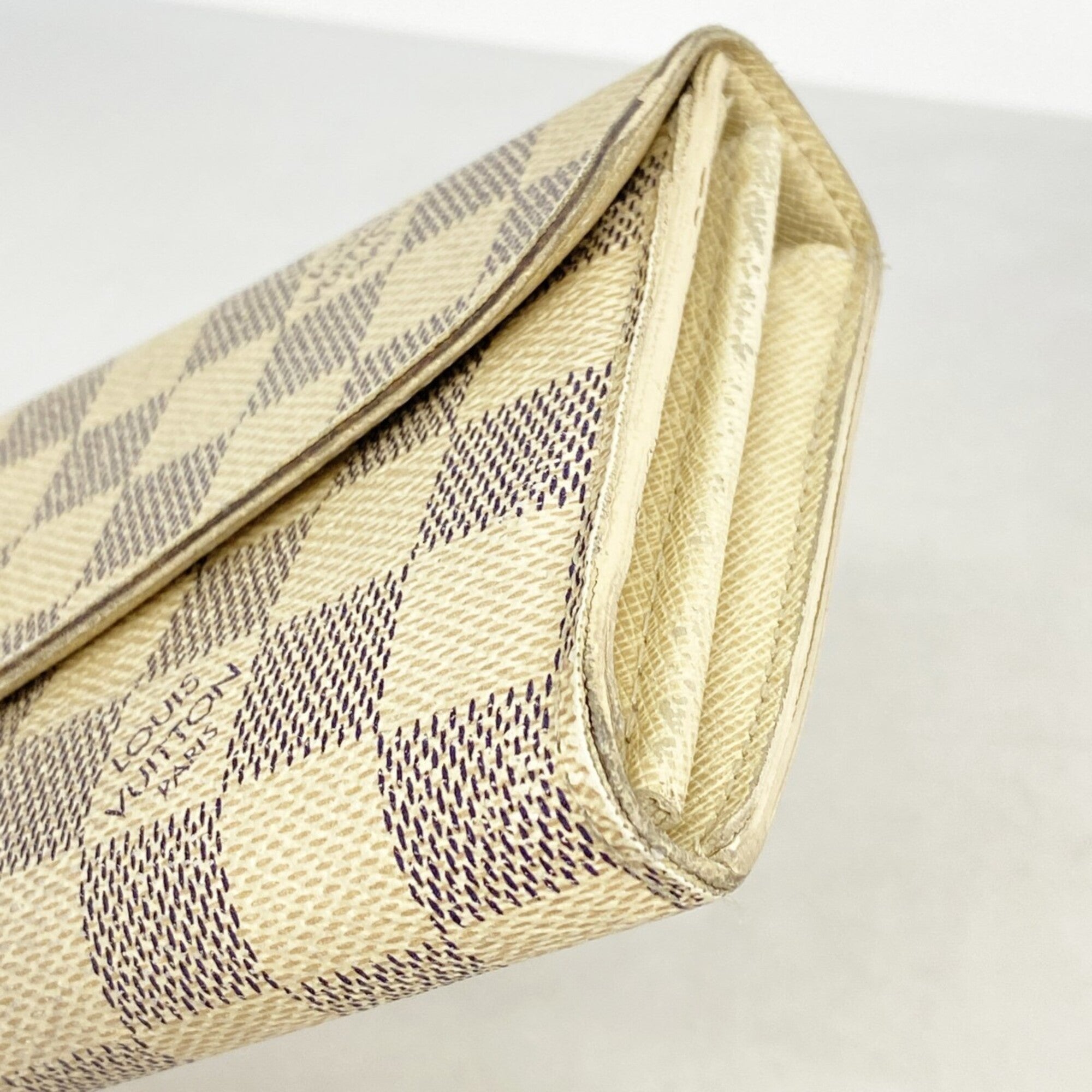 Louis Vuitton White Long Wallet (Bi-Fold) (Pre-Owned)