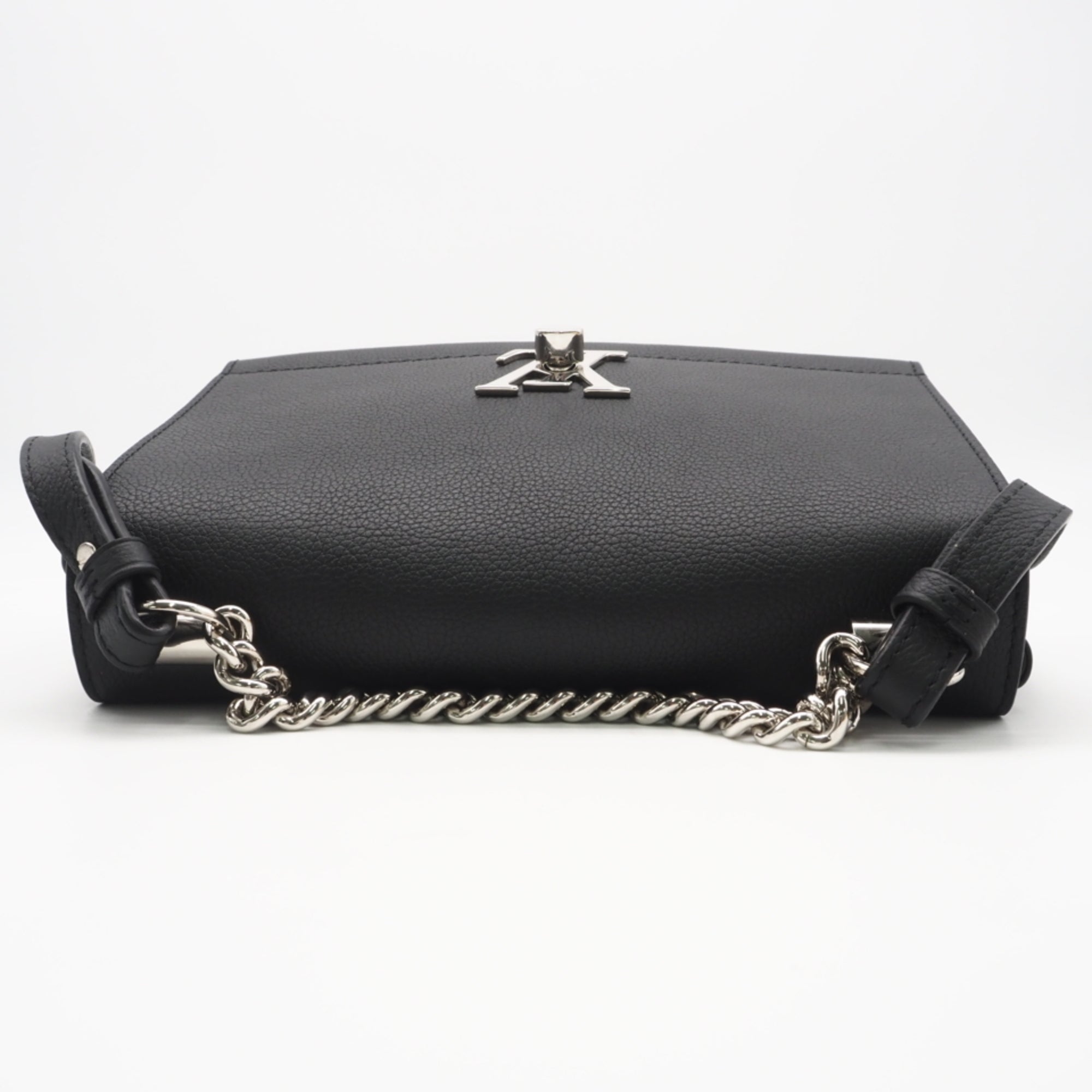 Louis Vuitton Black Leather Shoulder Bag (Pre-Owned)