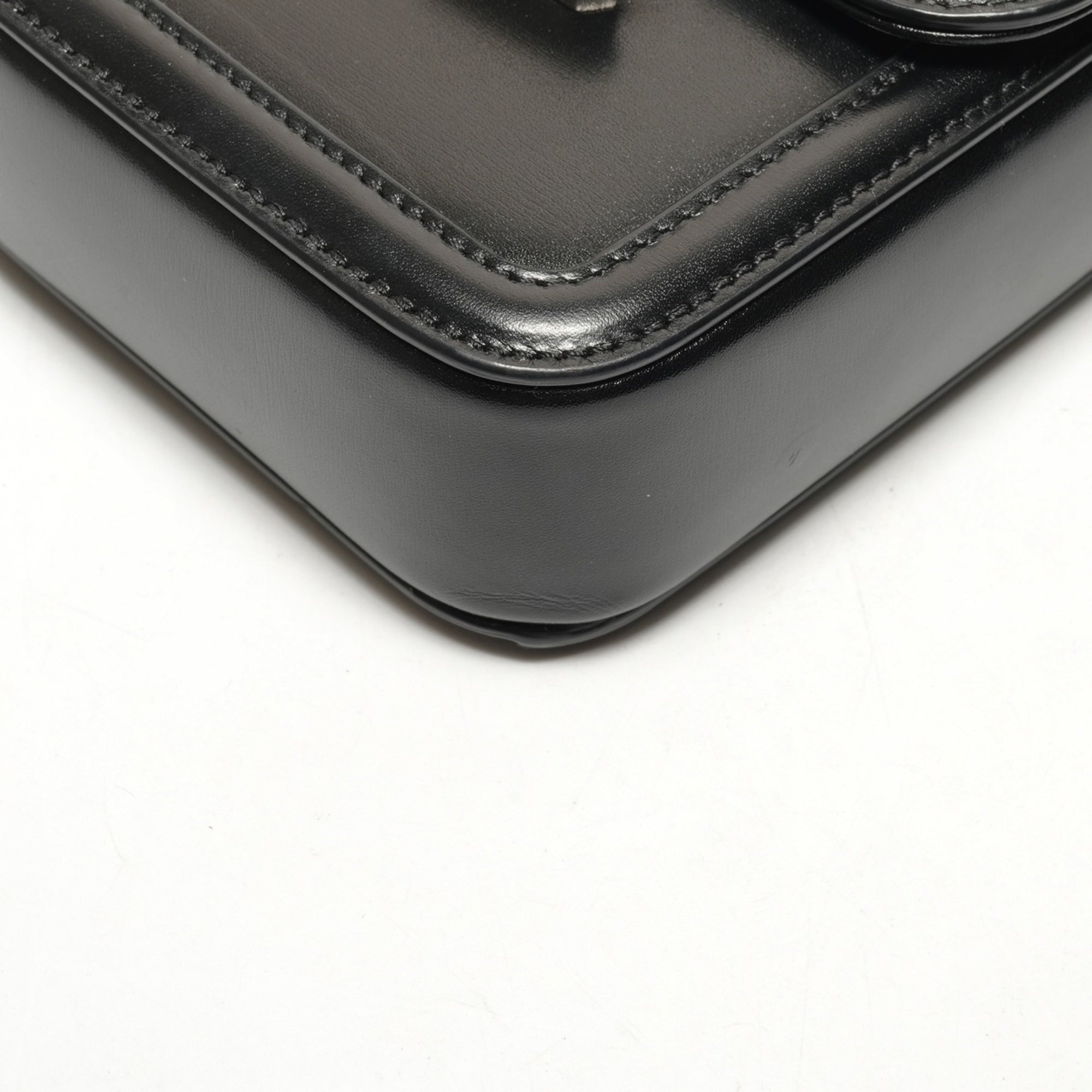 Yves Saint Laurent Black Leather Shoulder Bag (Pre-Owned)