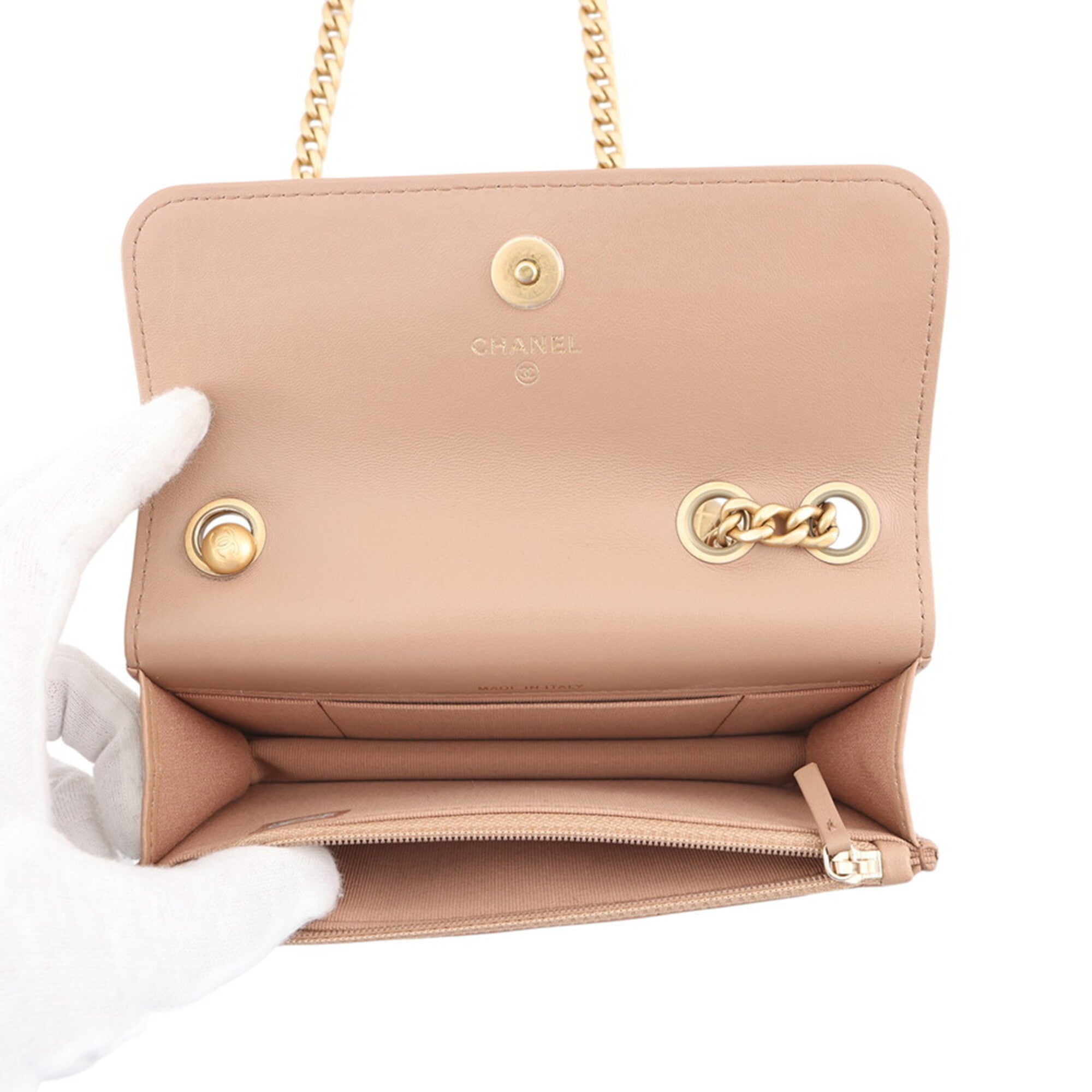 Chanel Beige Leather Pouch Shoulder Bag (Pre-Owned)