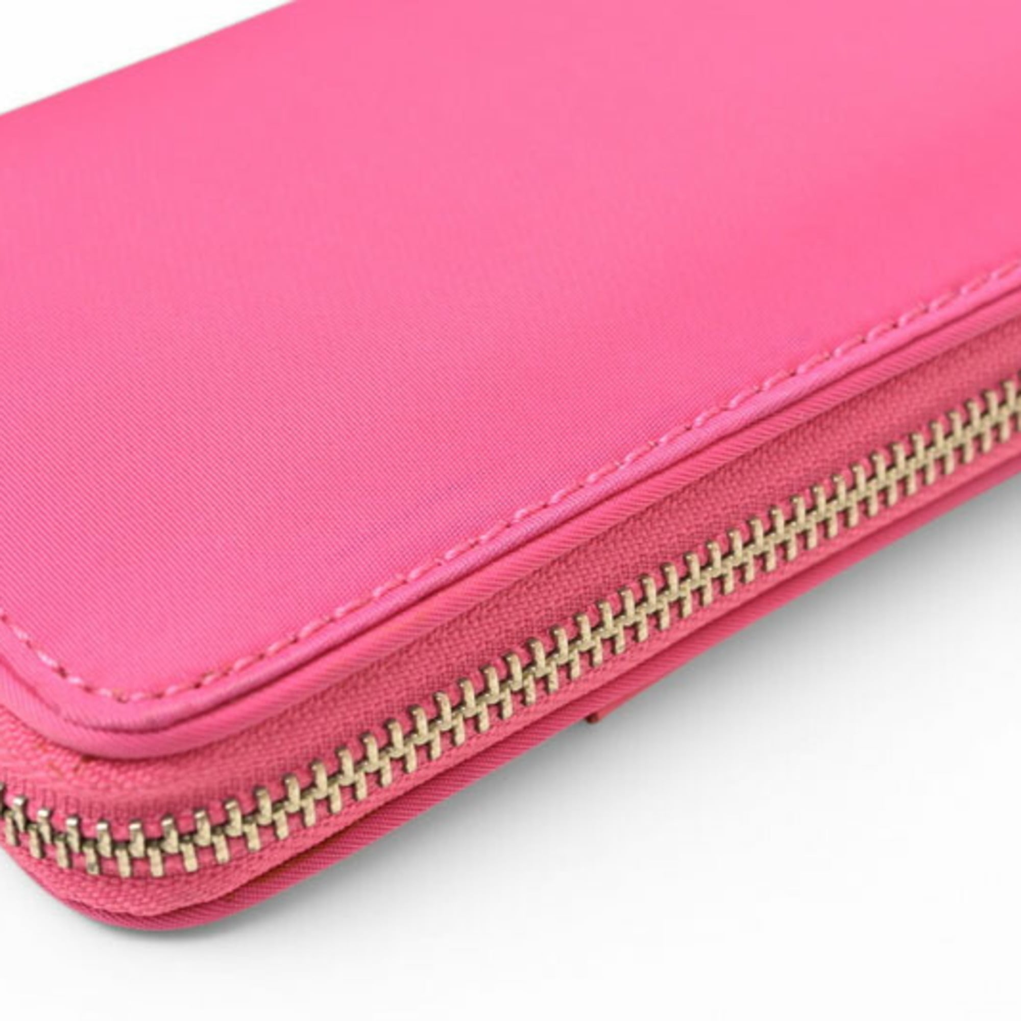 Marc By Marc Jacobs Pink Nylon Long Wallet (Bi-Fold) (Pre-Owned)