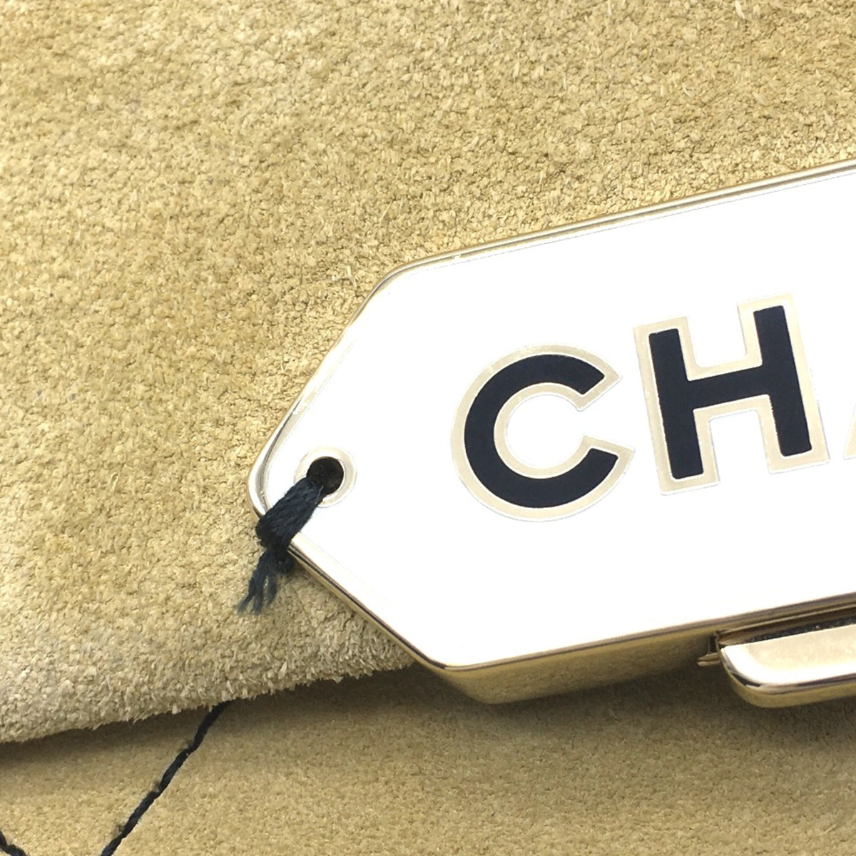 Chanel Beige Leather Shoulder Bag (Pre-Owned)