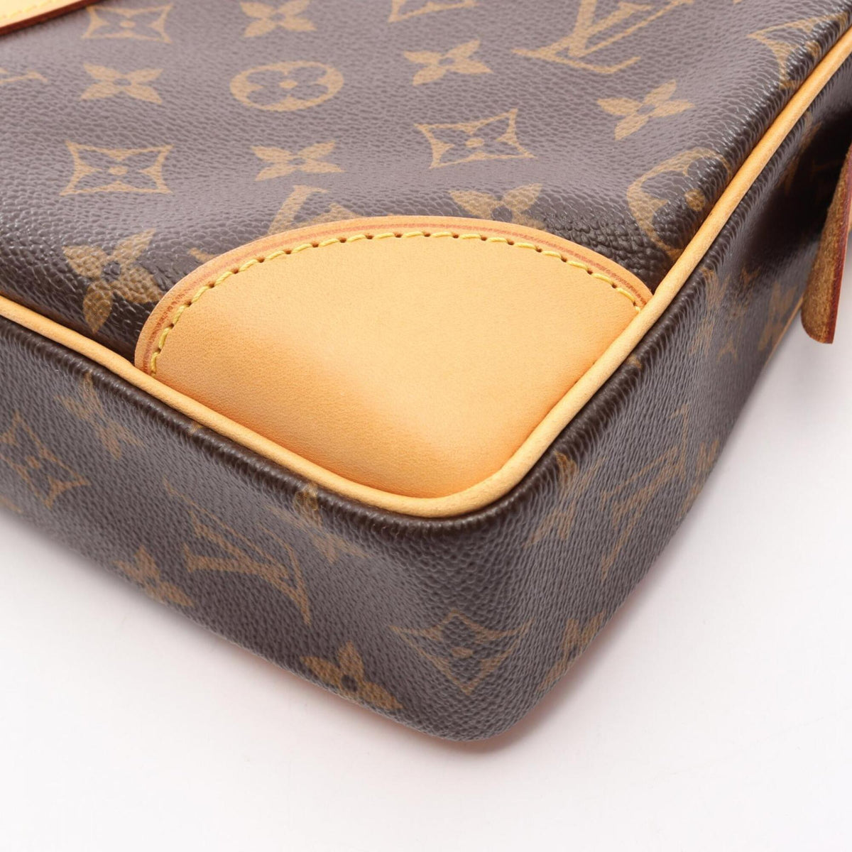 Louis Vuitton Brown Coated Canvas Leather Briefcase Handbag (Pre-Owned)