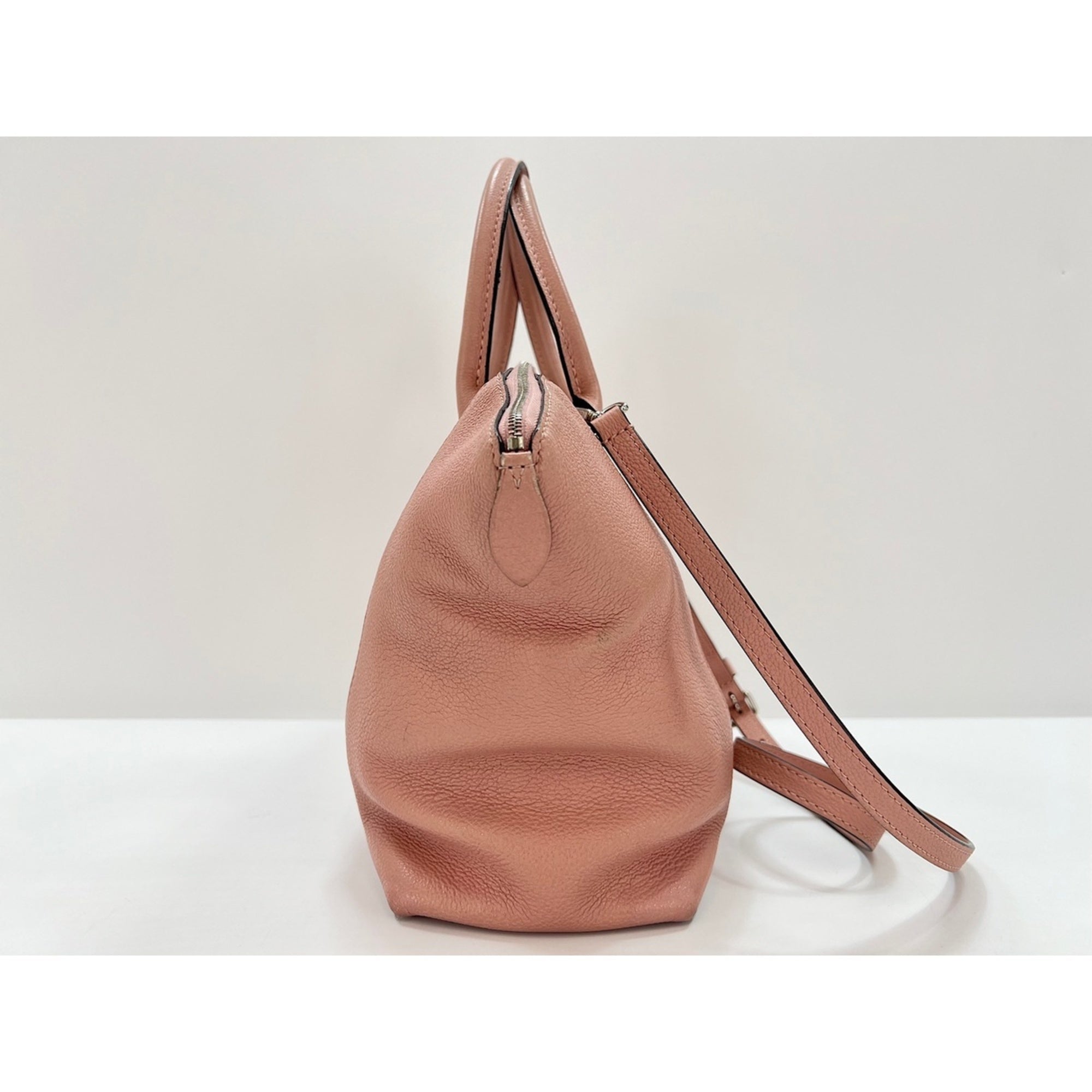 Louis Vuitton Pink Handbag (Pre-Owned)