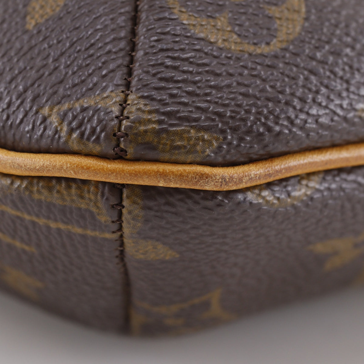 Louis Vuitton Brown Monogram Shoulder Bag (Pre-Owned)