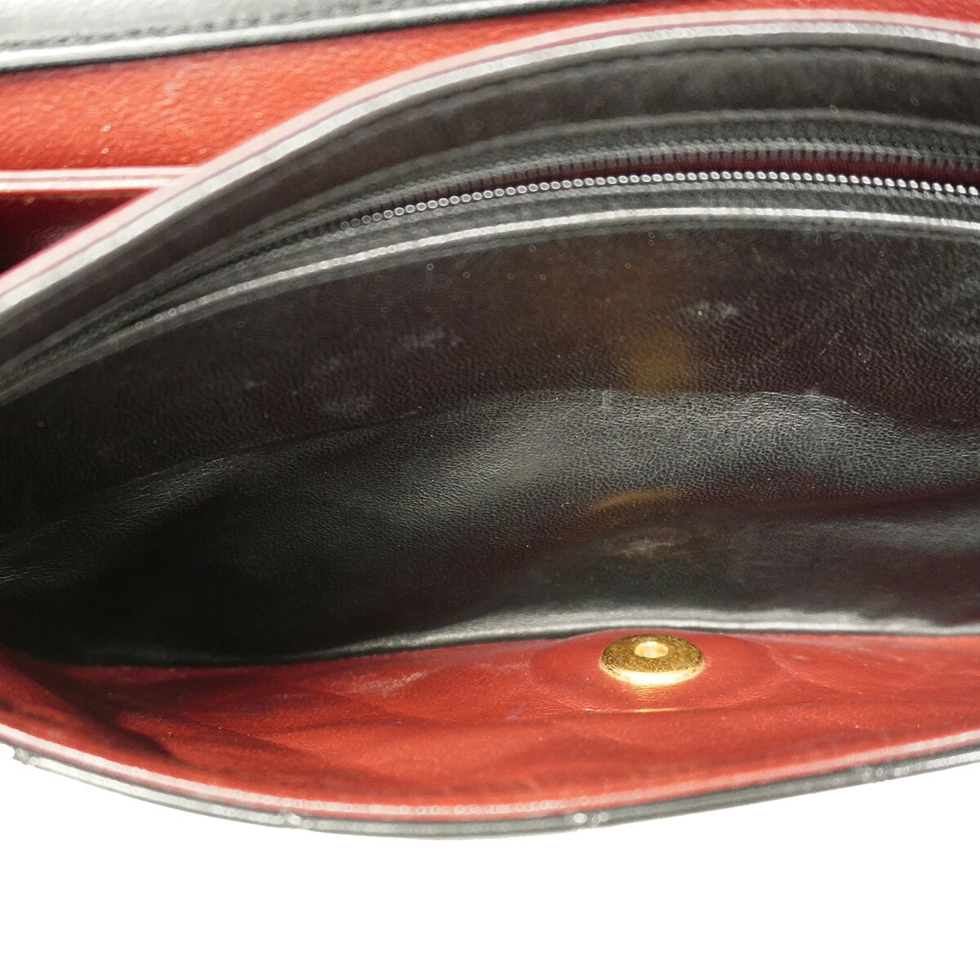 Chanel Black Leather Shoulder Bag (Pre-Owned)