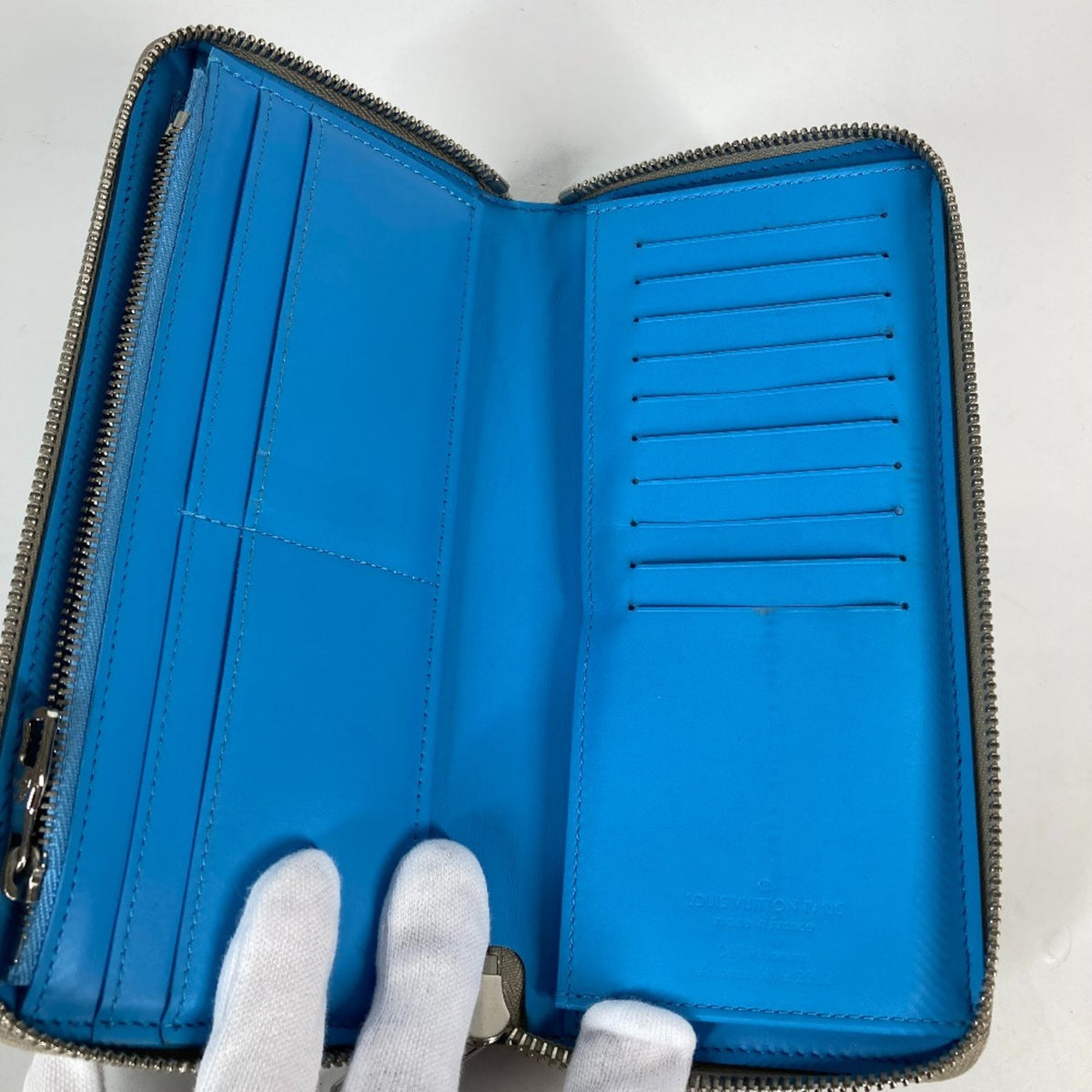 Louis Vuitton Taurillon Beige Blue Leather Long Wallet (Bi-Fold) (Pre-Owned)