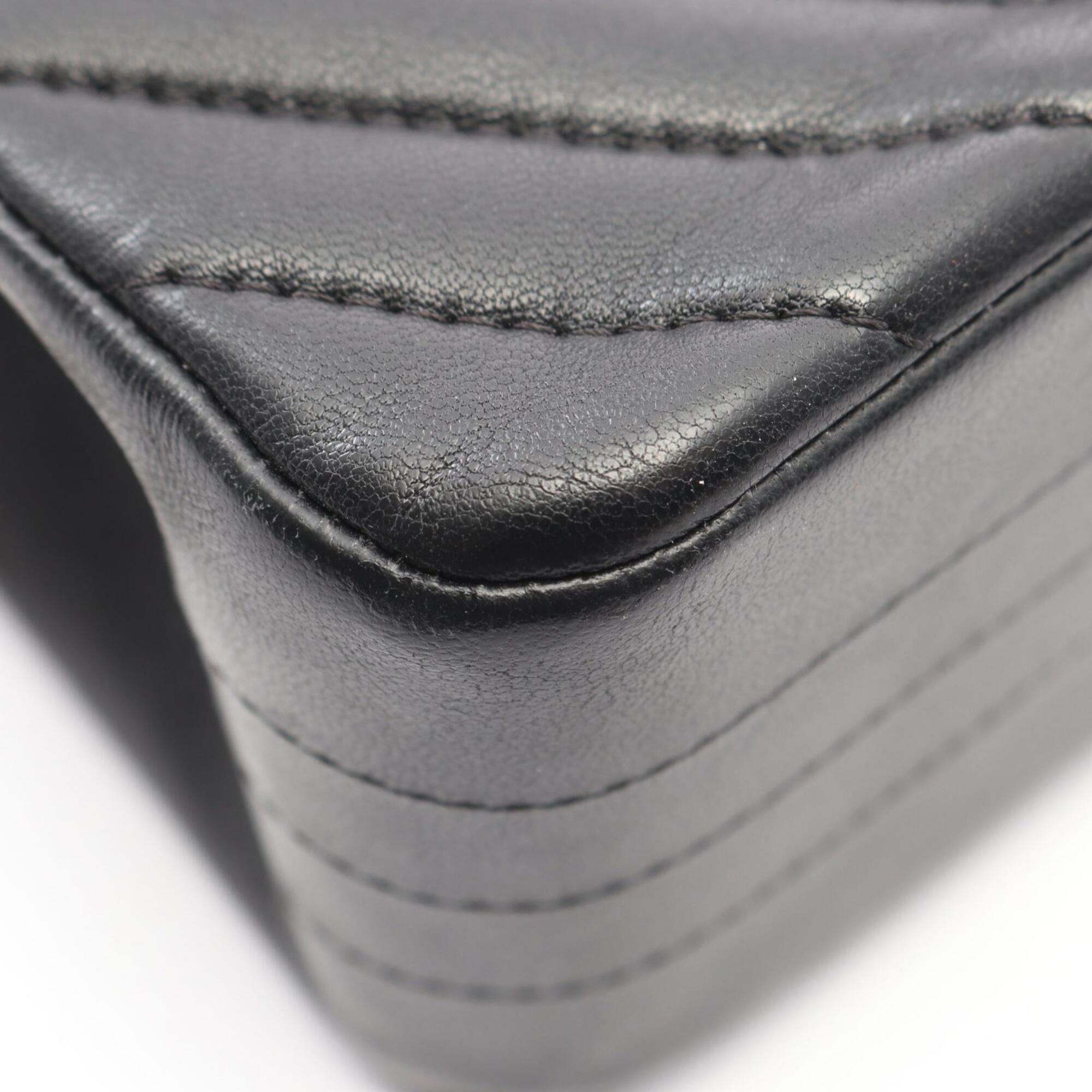 Chanel Black Leather Handbag Shoulder Bag (Pre-Owned)