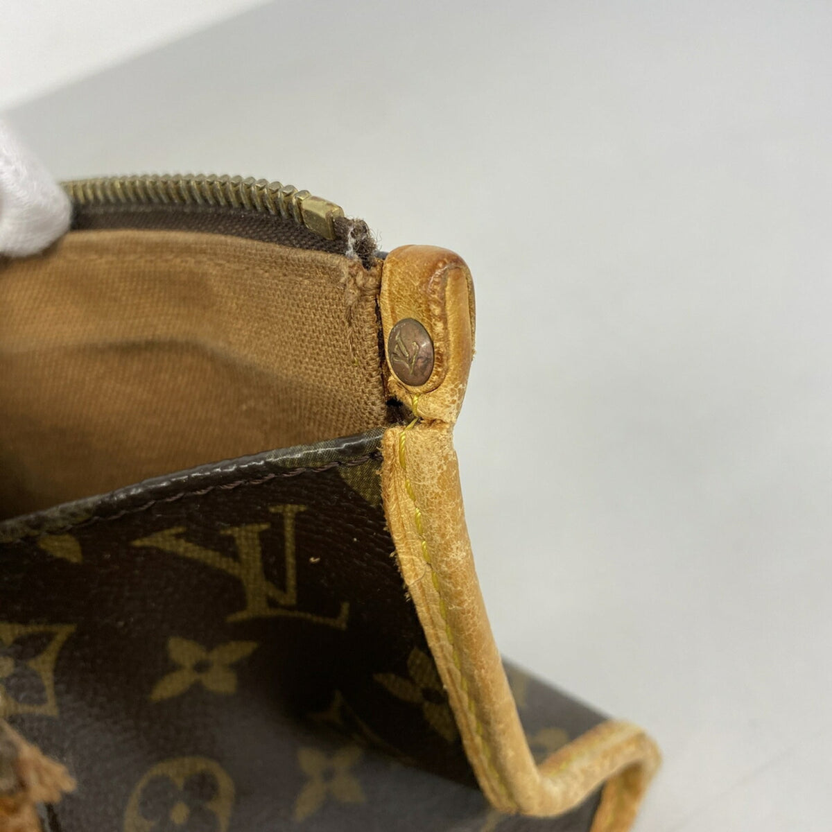 Louis Vuitton Brown Handbag (Pre-Owned)