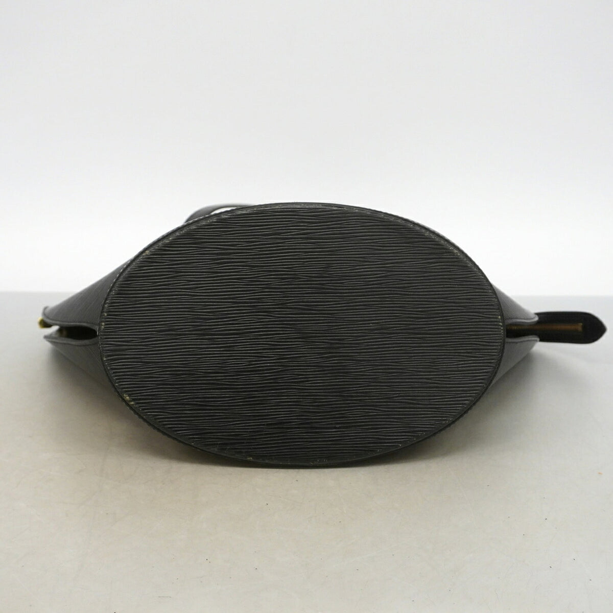 Louis Vuitton Noir Shoulder Bag (Pre-Owned)