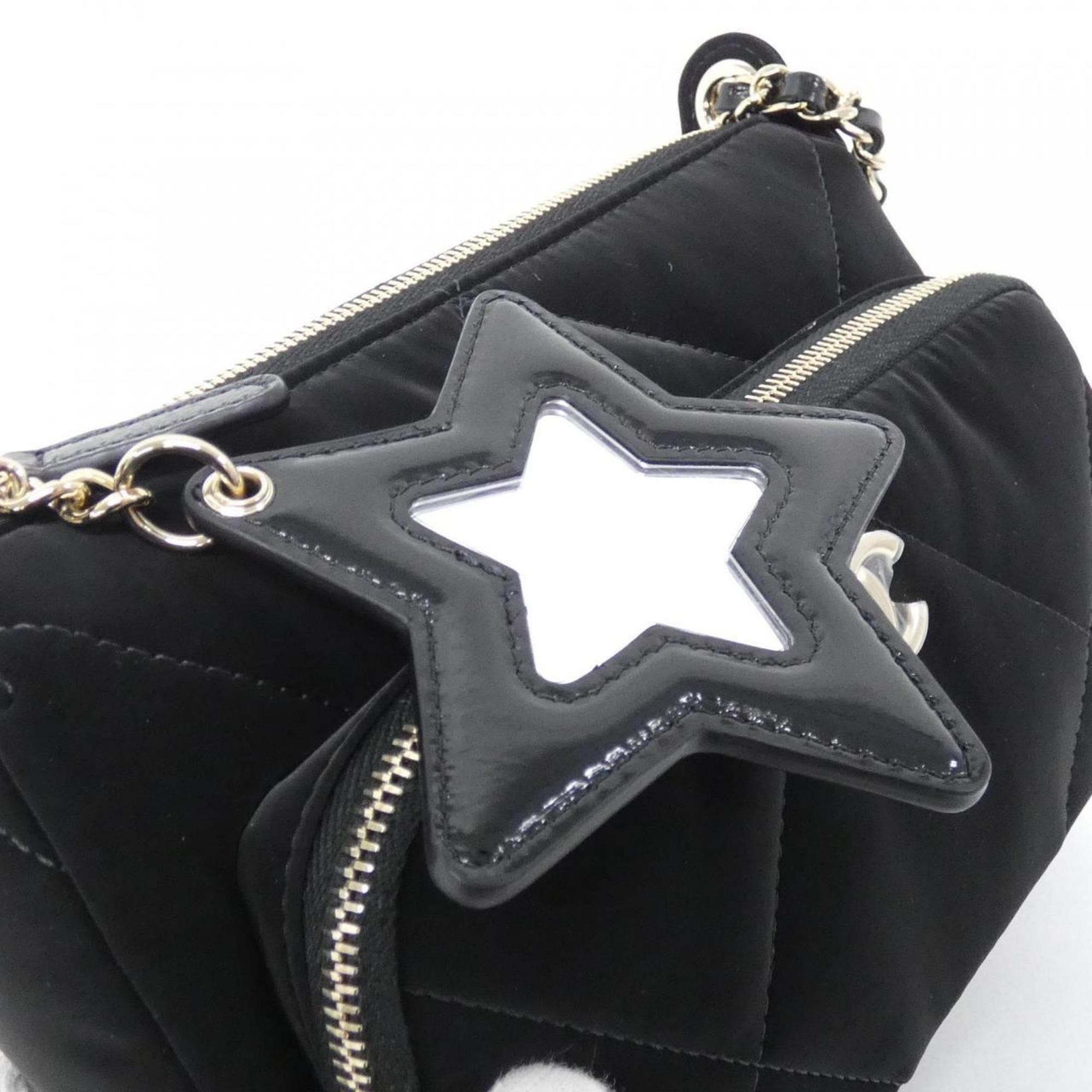 Chanel Black Nylon Shoulder Bag (Pre-Owned)
