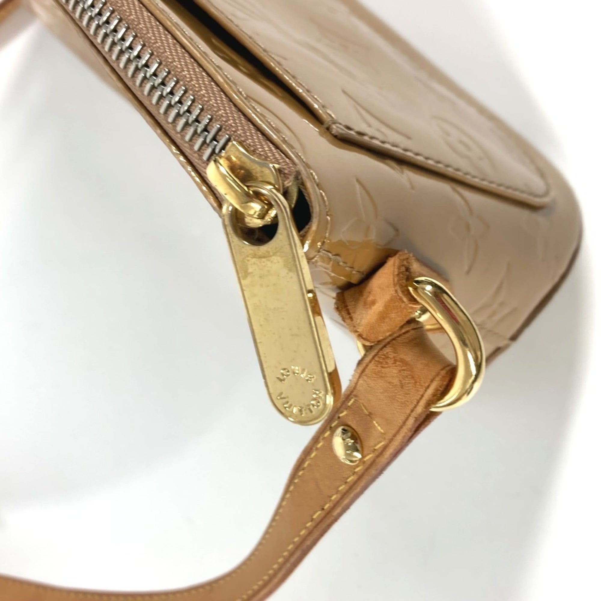 Louis Vuitton Monogram Vernis Beige Noisette Monogram Vernis Pochette Shoulder Bag (Pre-Owned)