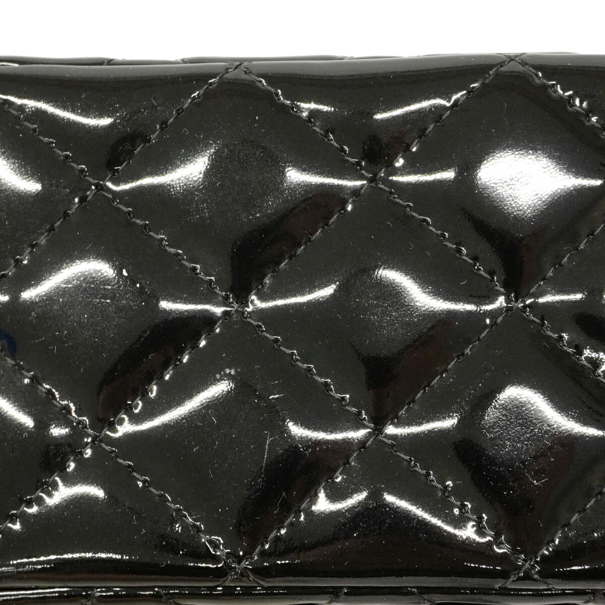 Chanel Black Patent Leather Shoulder Bag (Pre-Owned)