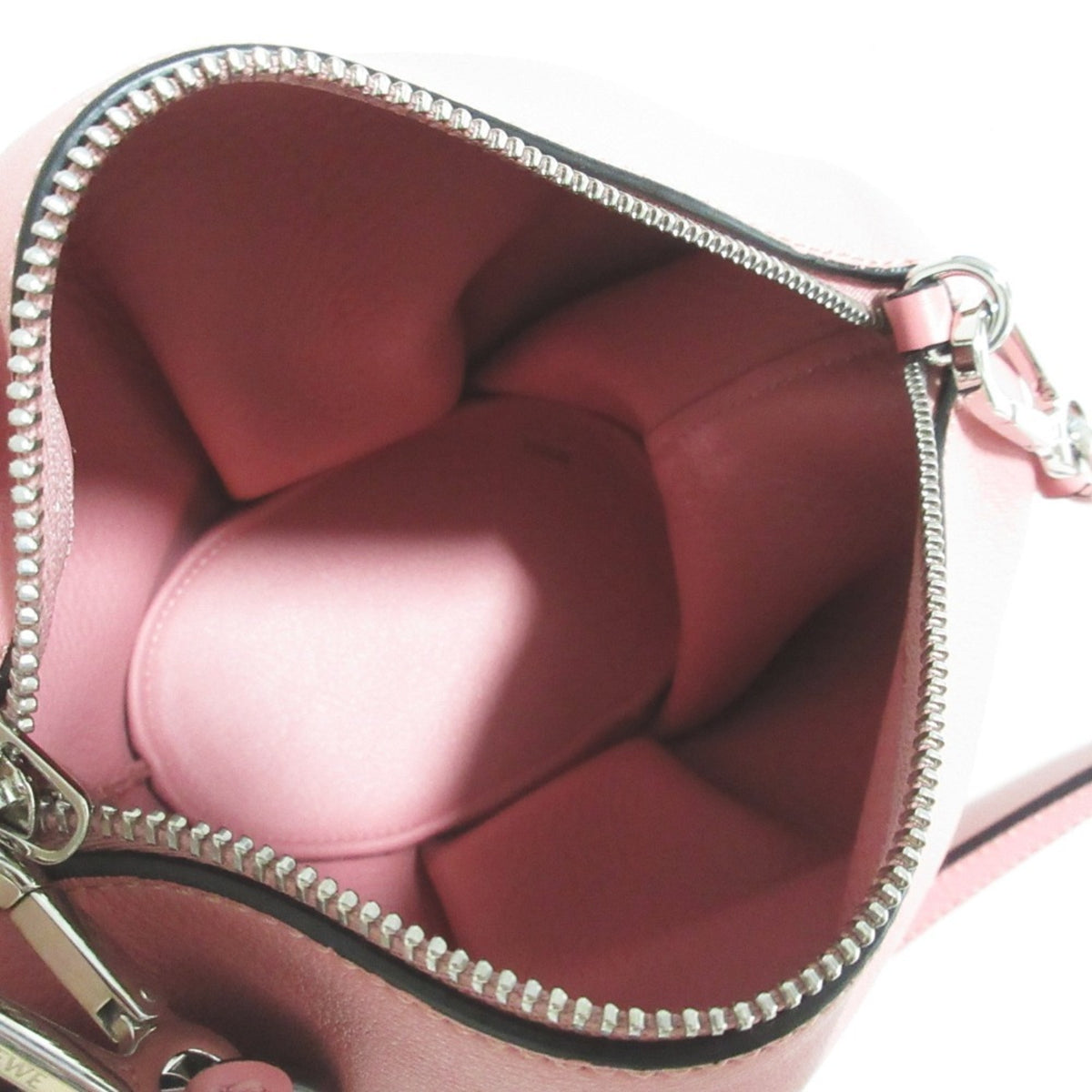 Loewe Pink Leather Shoulder Bag (Pre-Owned)