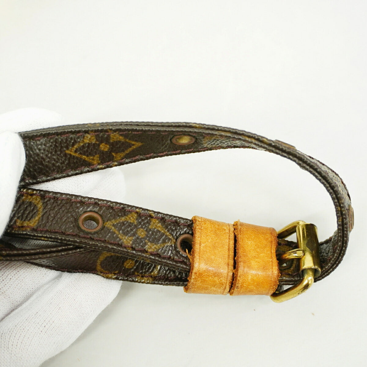 Louis Vuitton Brown Shoulder Bag (Pre-Owned)