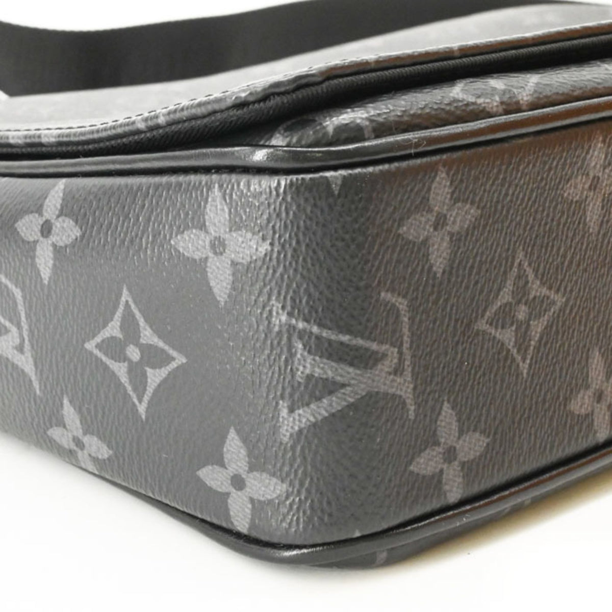 Louis Vuitton Black Monogram Eclipse Messenger Bag (Pre-Owned)