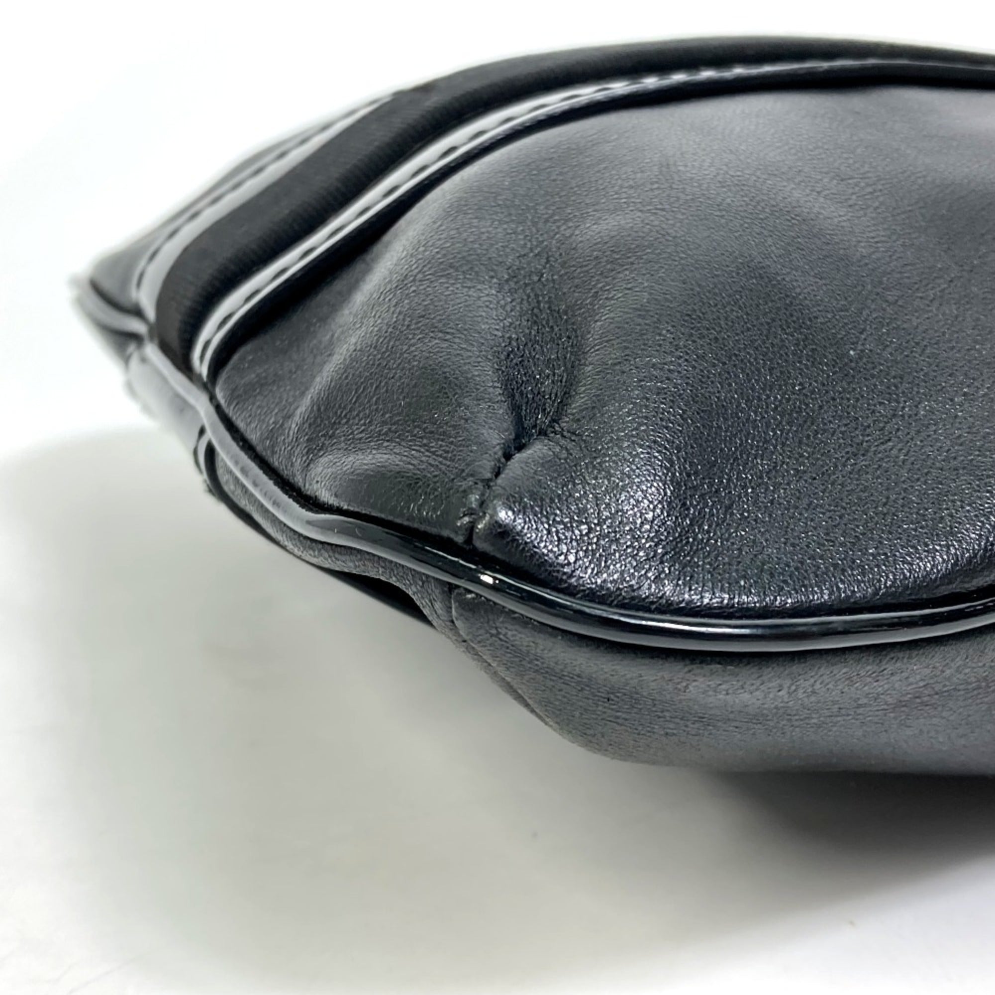 Salvatore Ferragamo Black Other Shoulder Bag (Pre-Owned)