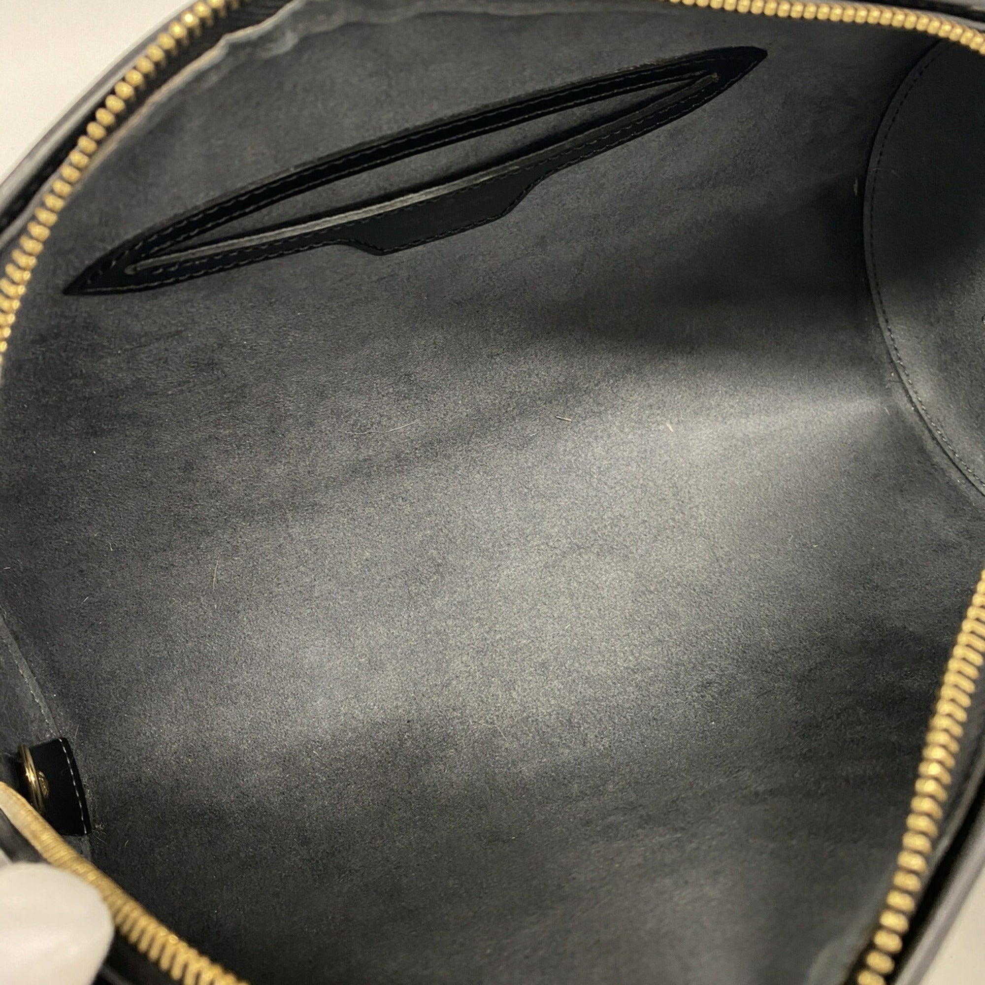 Louis Vuitton Noir Handbag (Pre-Owned)