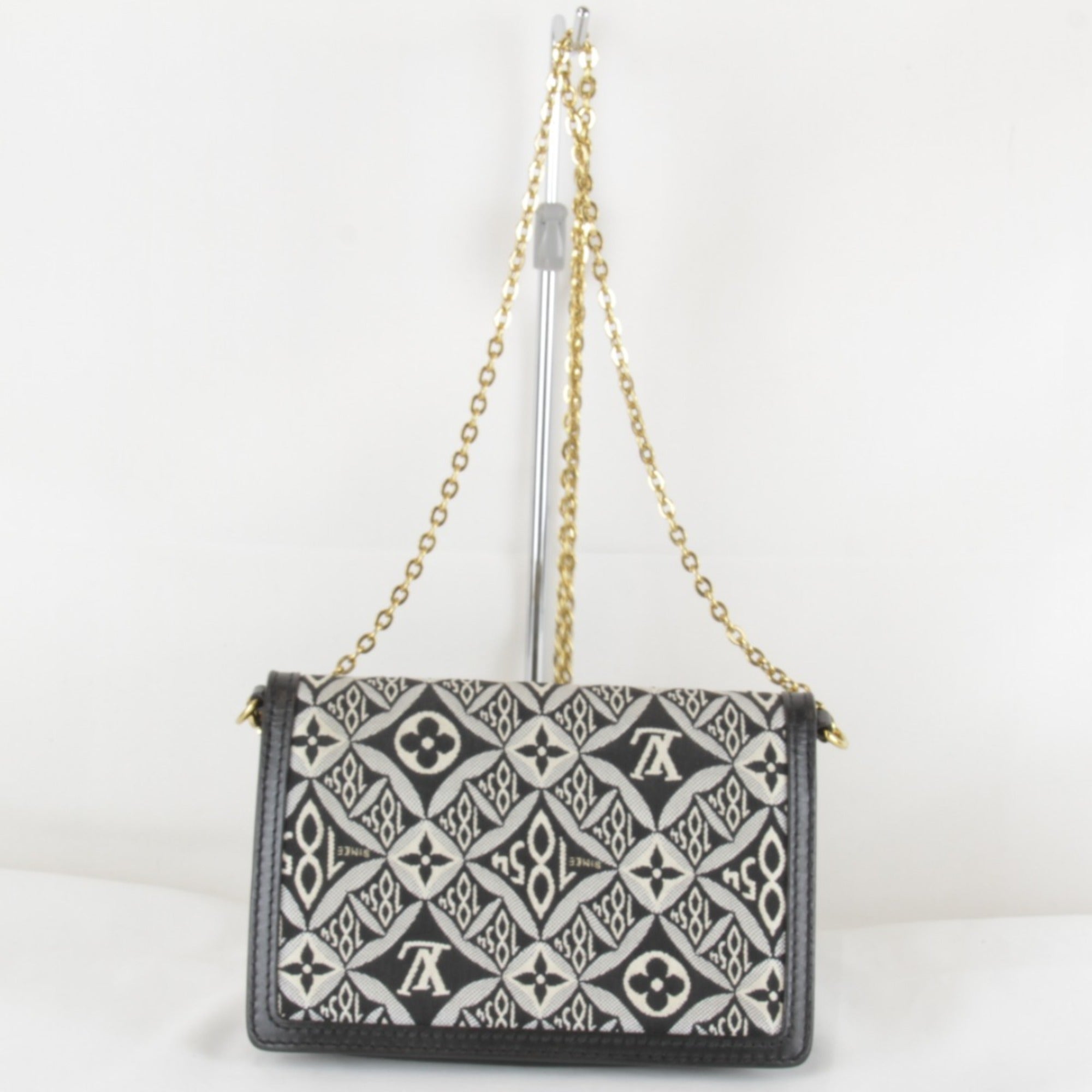 Louis Vuitton Black Canvas Leather Shoulder Bag (Pre-Owned)