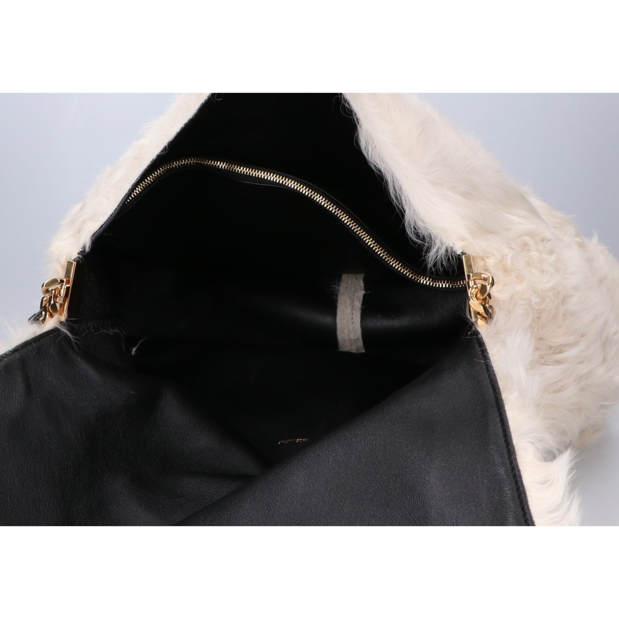 Celine Cream Leather Shoulder Bag (Pre-Owned)