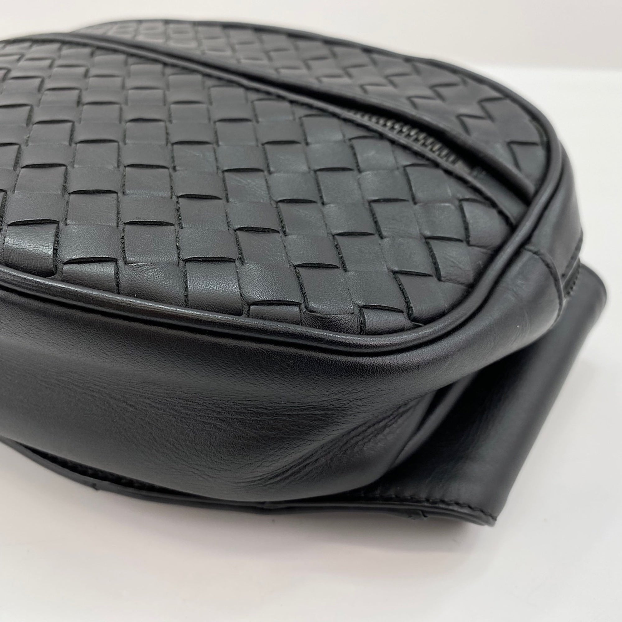 Bottega Veneta Black Leather Fanny Pack (Pre-Owned)