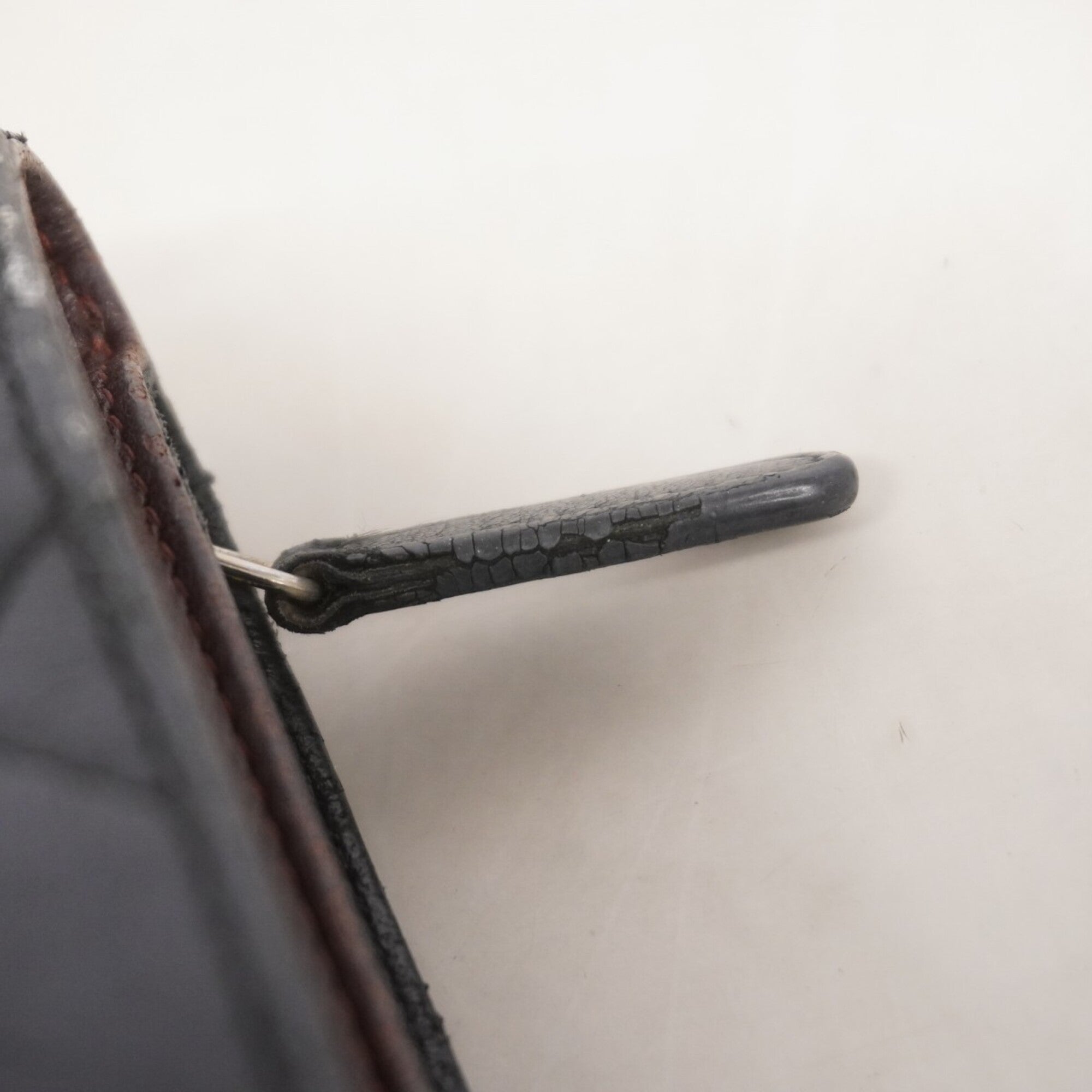 Chanel Black Leather Wallet (Bi-Fold) (Pre-Owned)