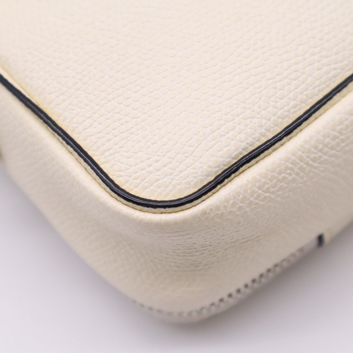 Valextra Ivory Leather Shoulder Bag (Pre-Owned)