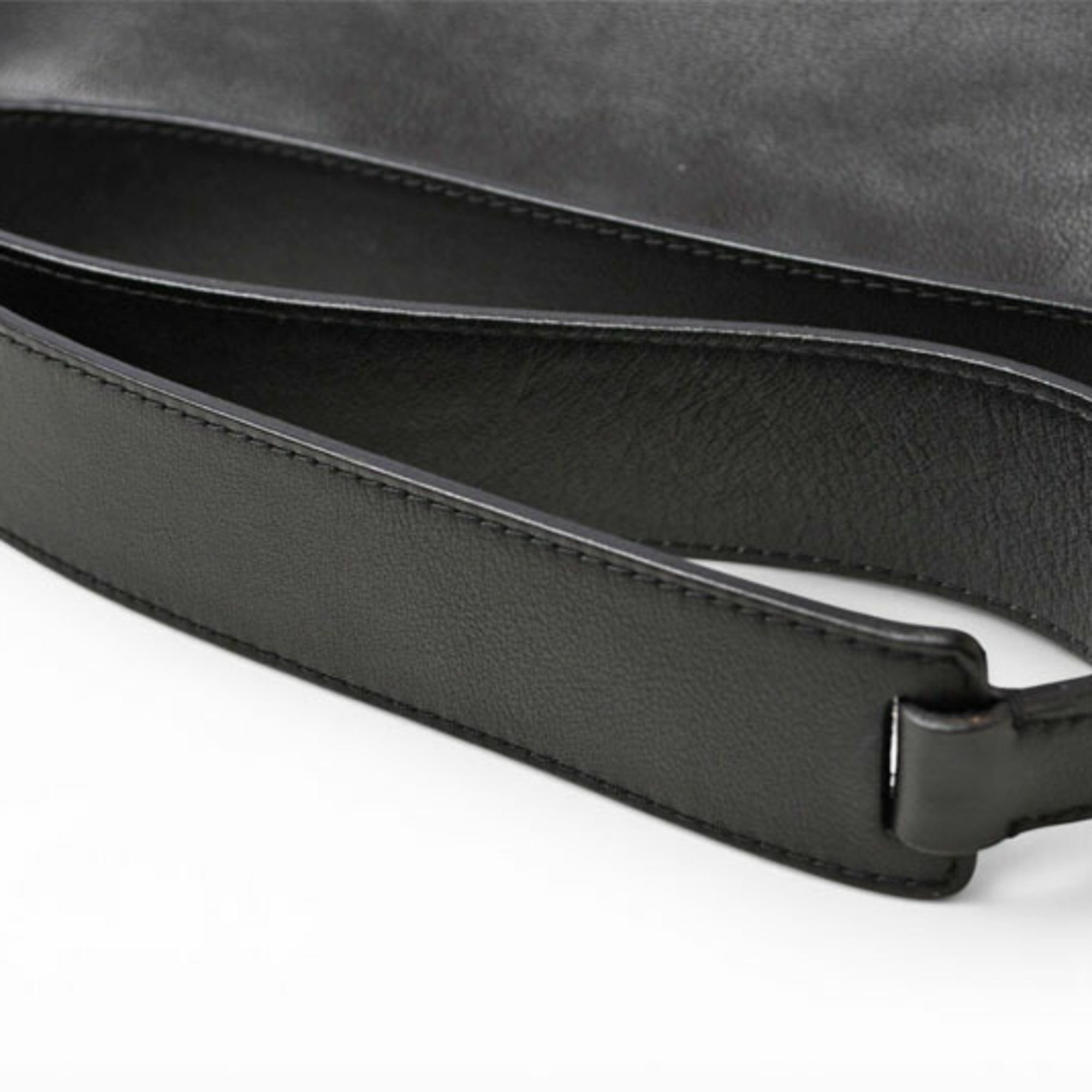 Loewe Black Leather Shoulder Bag (Pre-Owned)