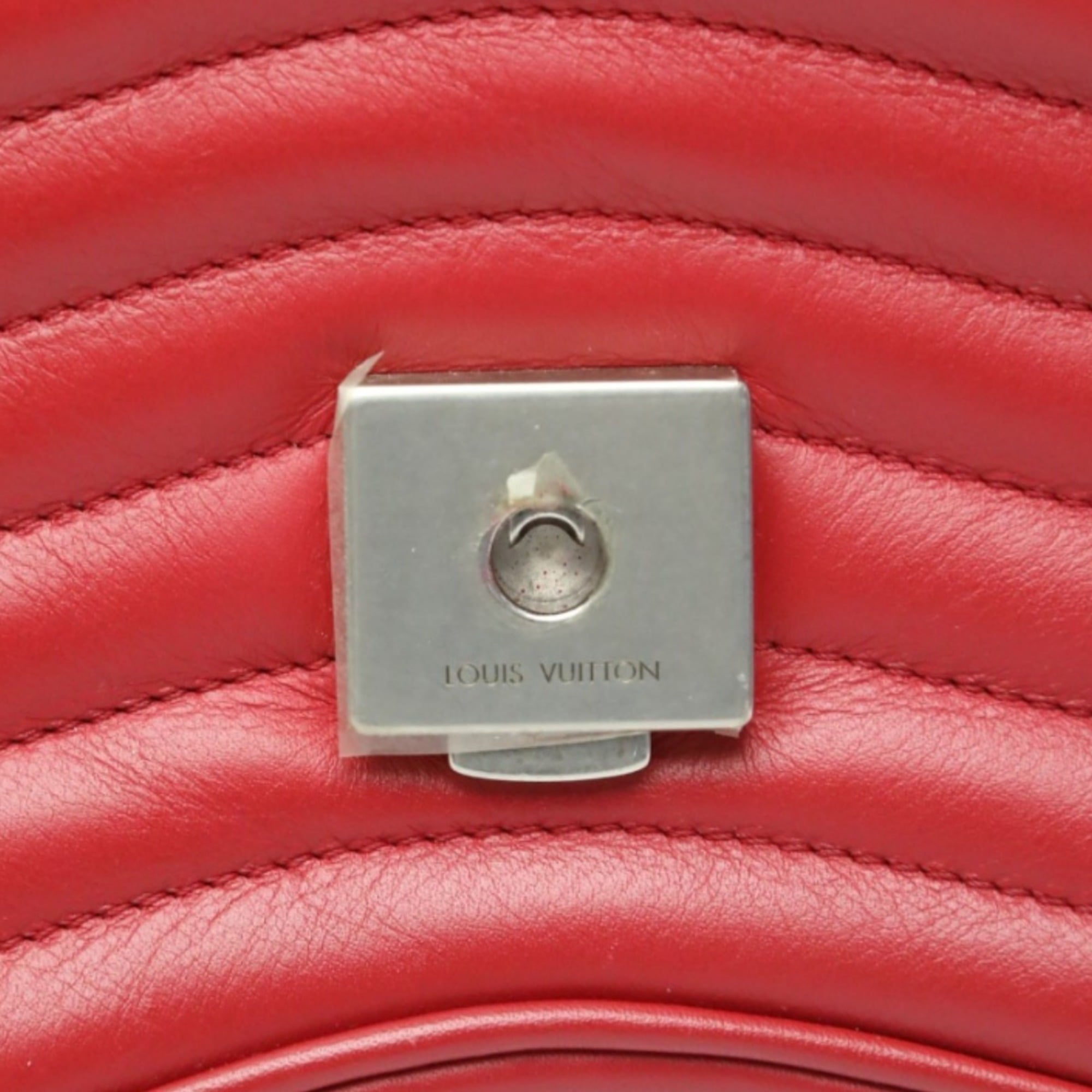 Louis Vuitton Red Color Leather Shoulder Bag (Pre-Owned)