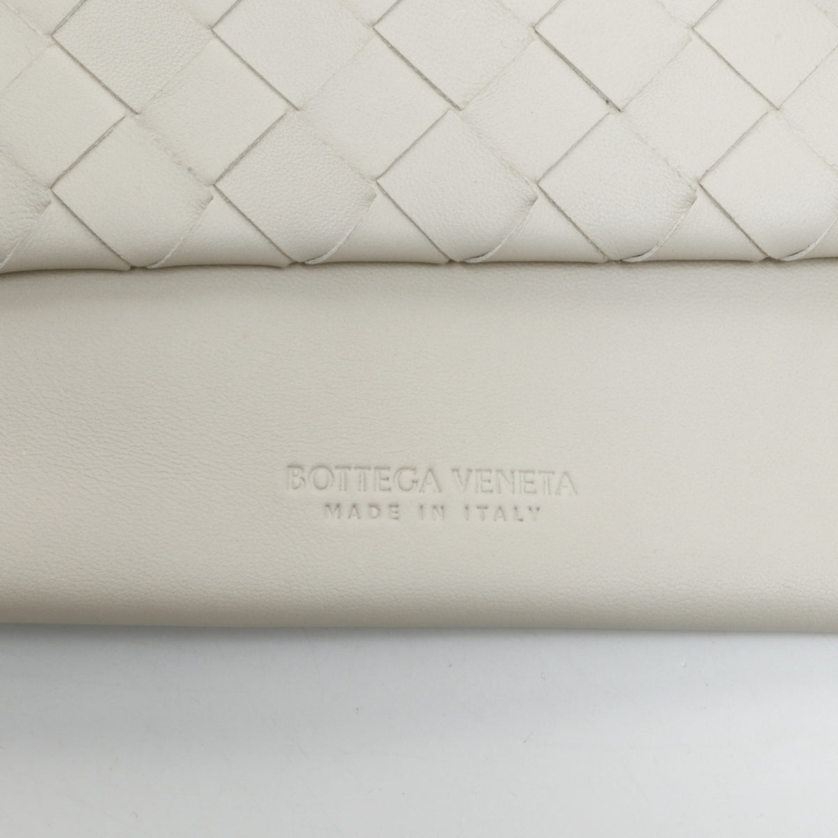 Bottega Veneta White Leather Shoulder Bag (Pre-Owned)