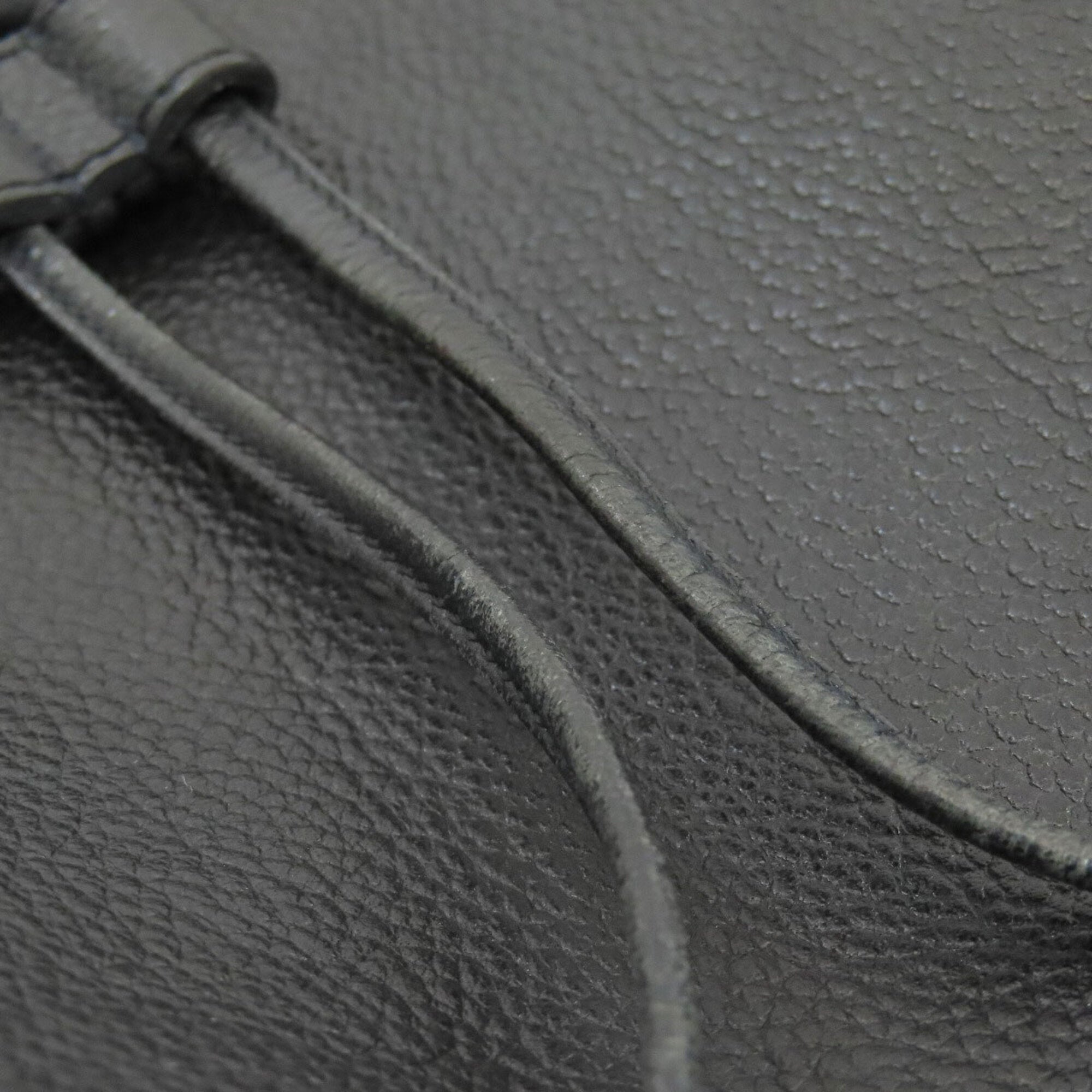 Yves Saint Laurent Black Leather Shoulder Bag (Pre-Owned)