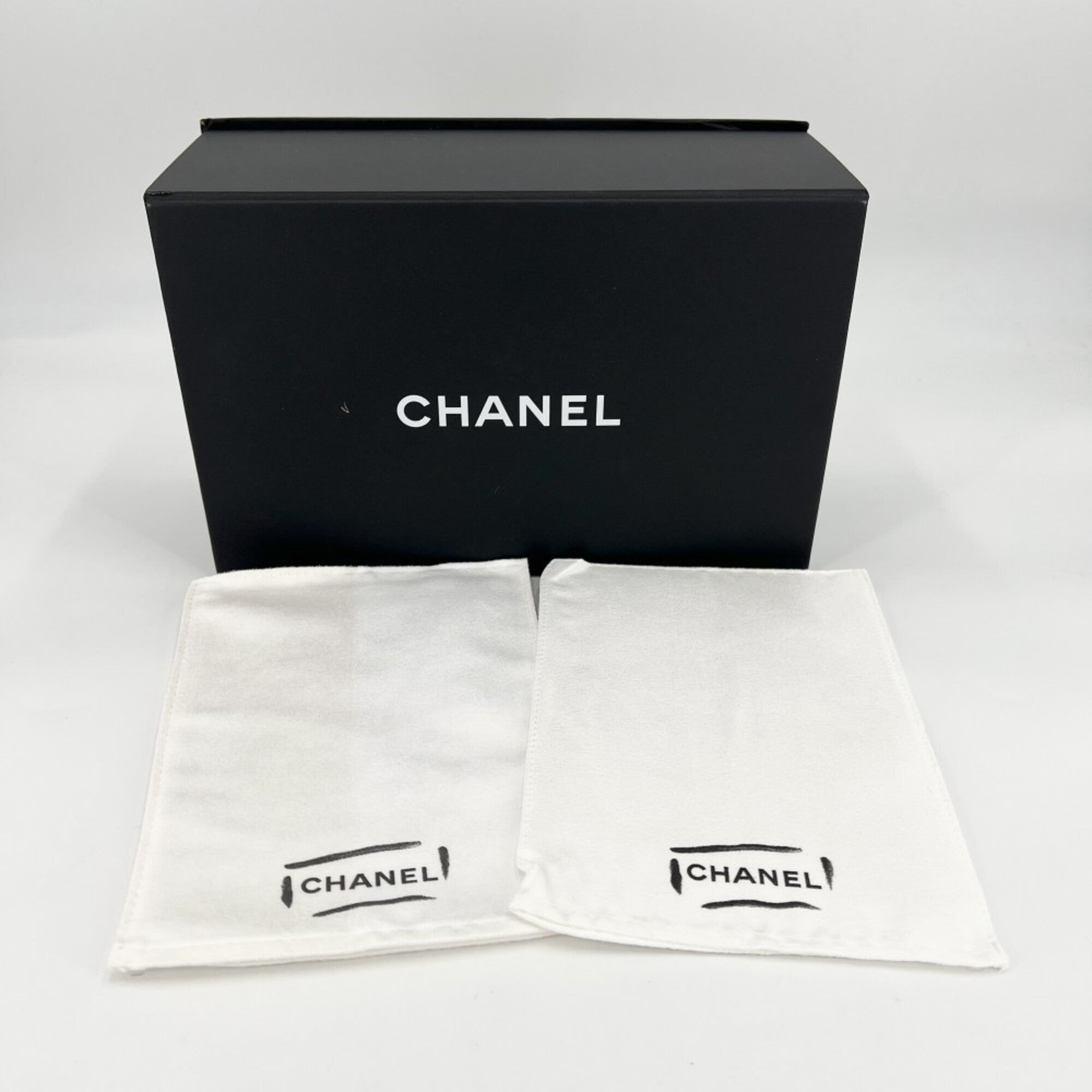 Chanel Blue Leather Shoulder Bag (Pre-Owned)