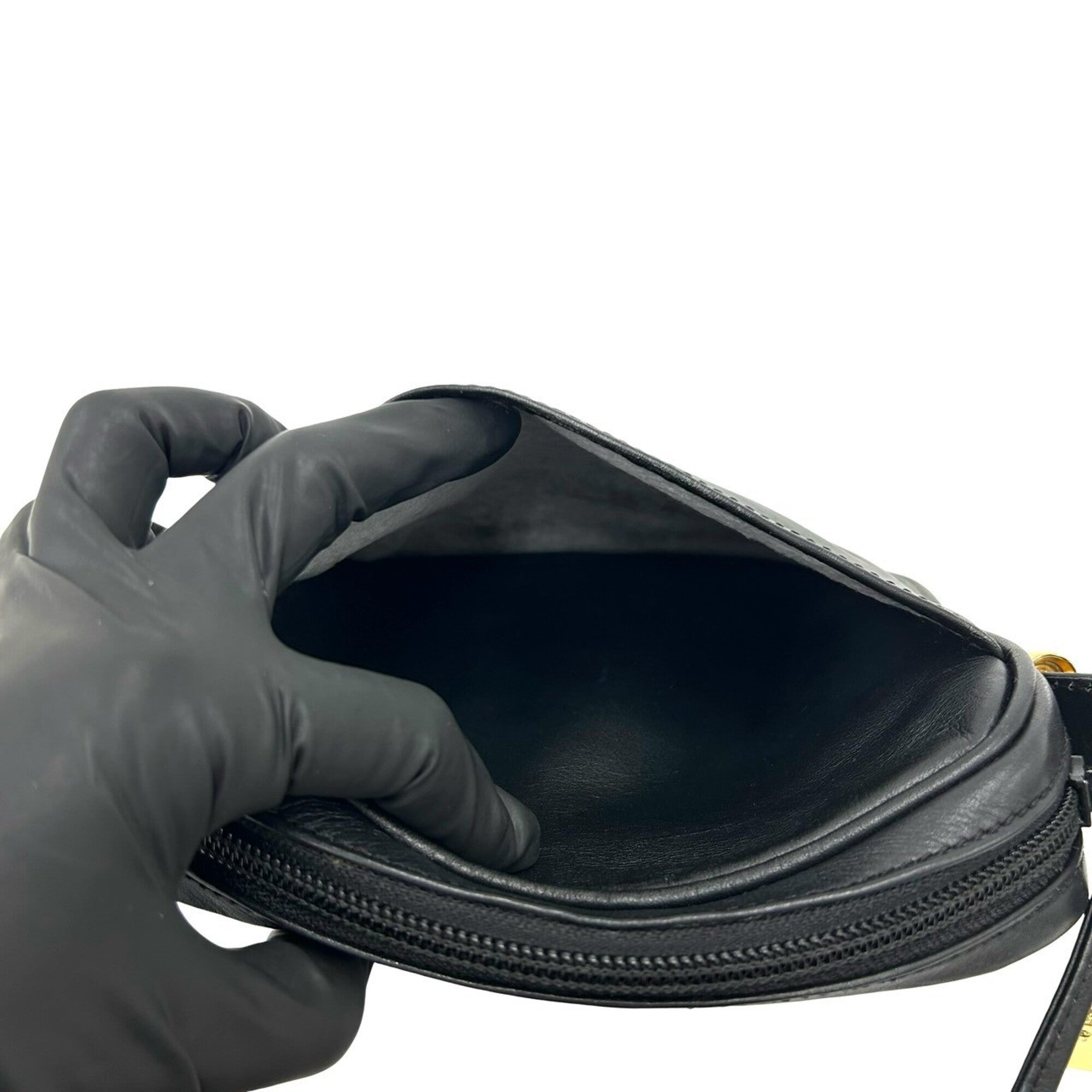 Loewe Black Leather Pochette Shoulder Bag (Pre-Owned)