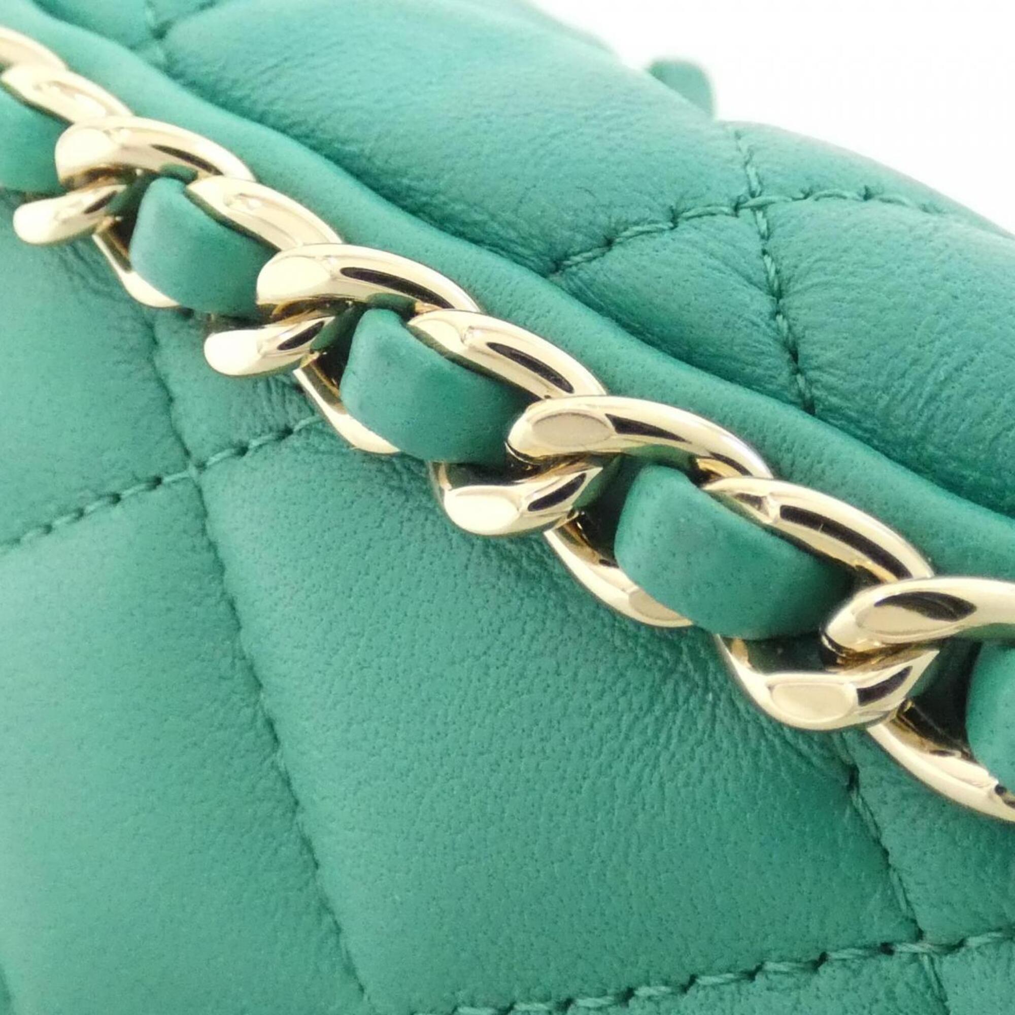 Chanel Green Leather Shoulder Bag (Pre-Owned)
