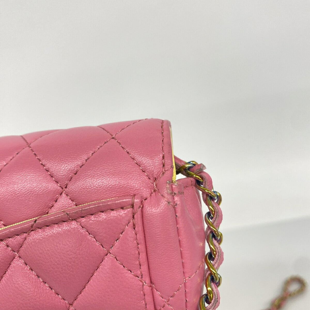 Chanel Pink Leather Shoulder Bag (Pre-Owned)