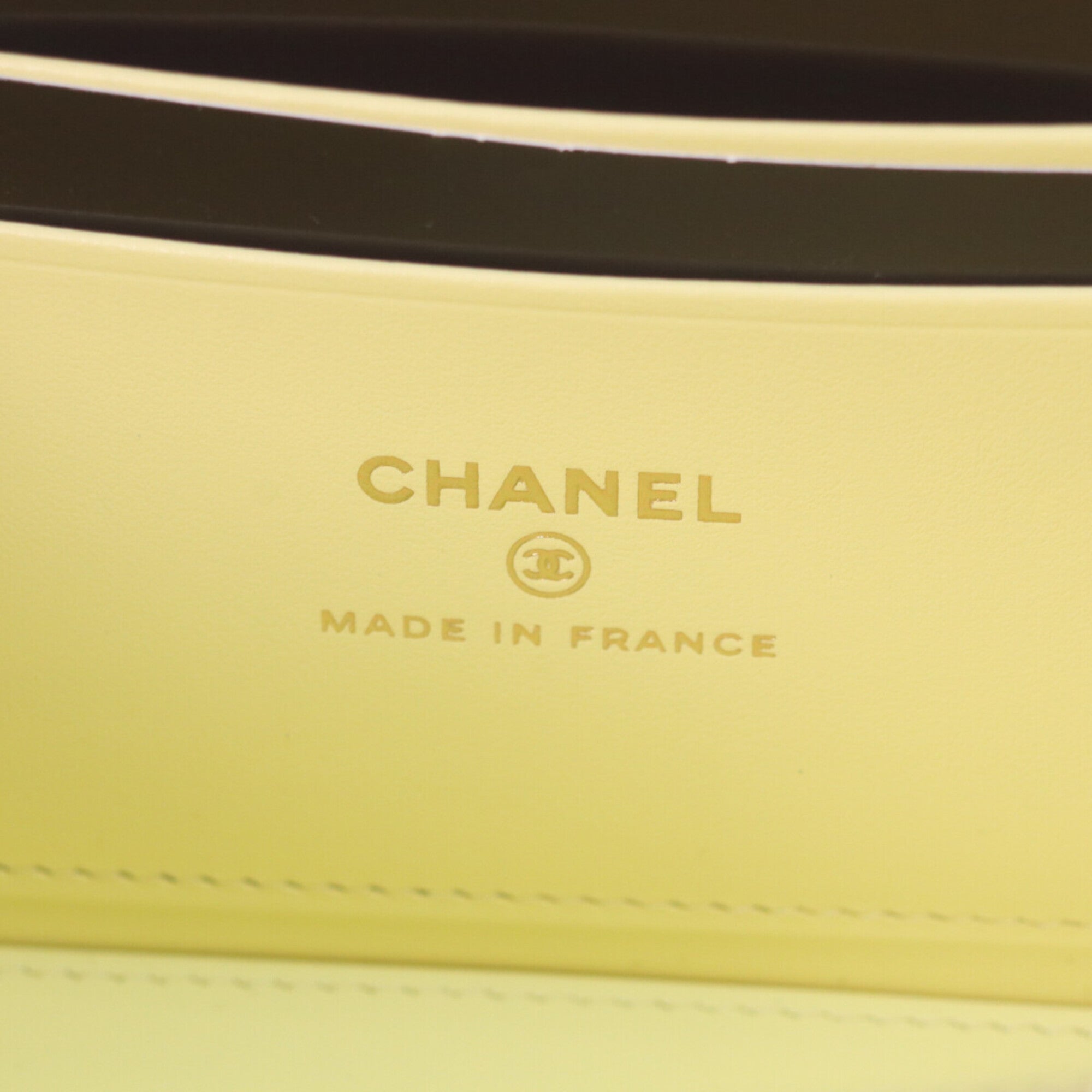 Chanel Matelasse Yellow Grained Calfskin Shoulder Bag (Pre-Owned)